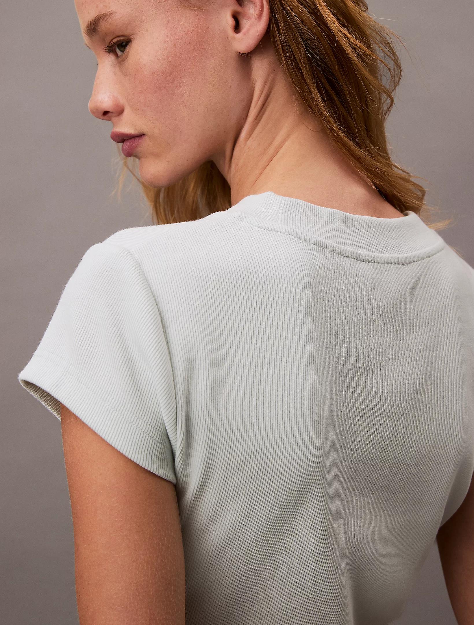 Calvin Klein Calvin Klein Kadın Yuvarlak Yaka Kısa Kollu Kısa Açık Yeşil T-Shirt LV047AB802-D1T