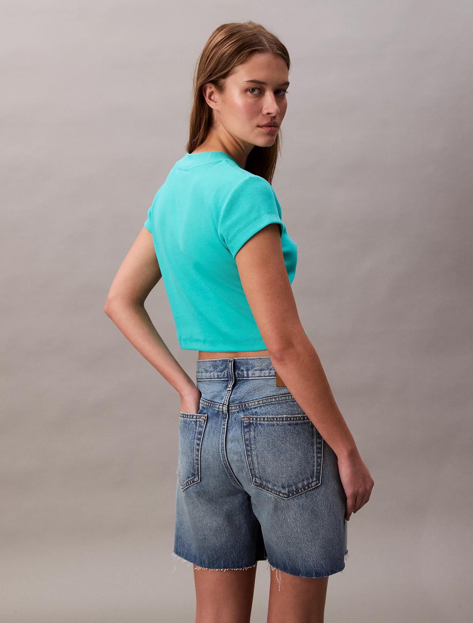 Calvin Klein Calvin Klein Kadın Yuvarlak Yaka Kısa Kollu Kısa Yeşil T-Shirt LV047AB802-XDZ