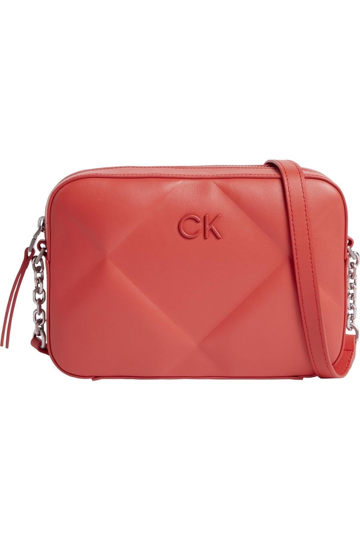 Calvin Klein Calvin Kleın Kadın Zincir Detaylı Omuz Askılı Kırmızı Omuz Çantası K60K610767-XAD