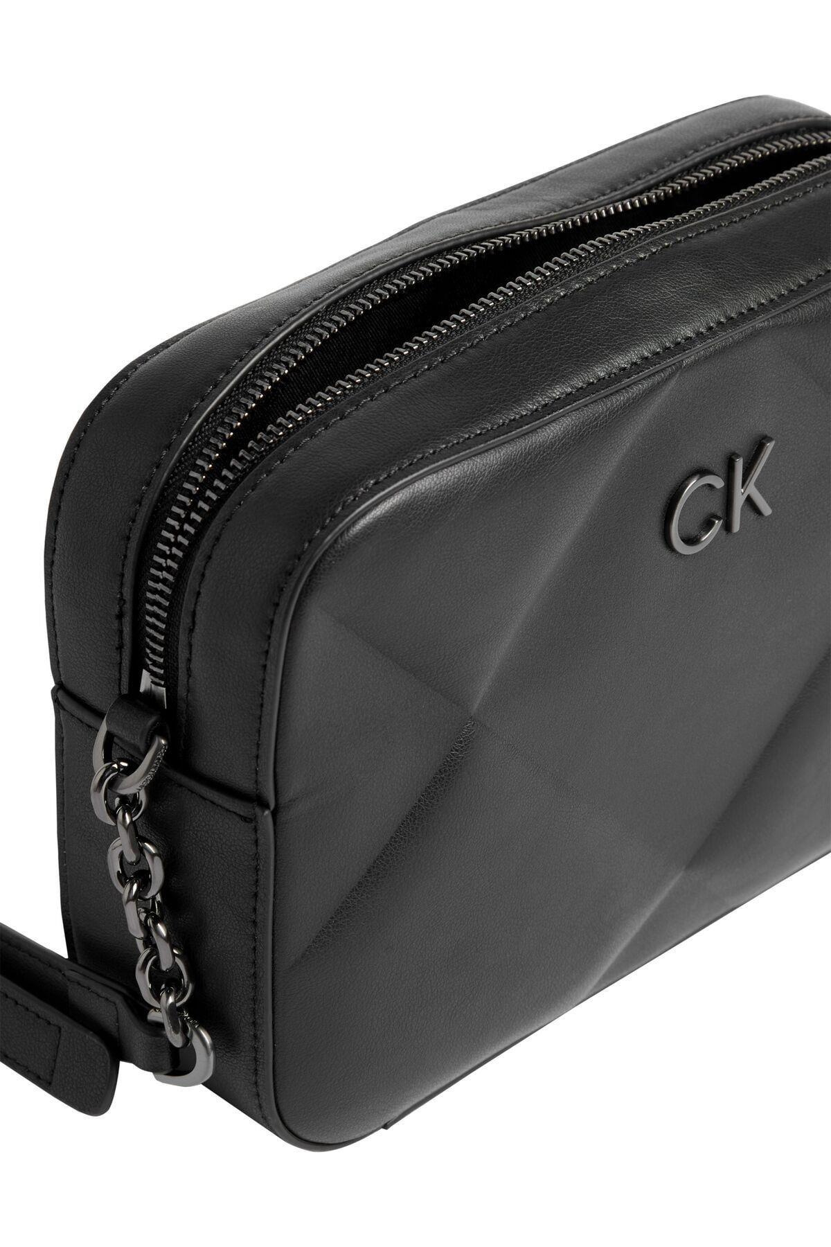 Calvin Klein Calvin Kleın Kadın Zincir Detaylı Omuz Askılı Siyah Omuz Çantası K60K610767-BAX