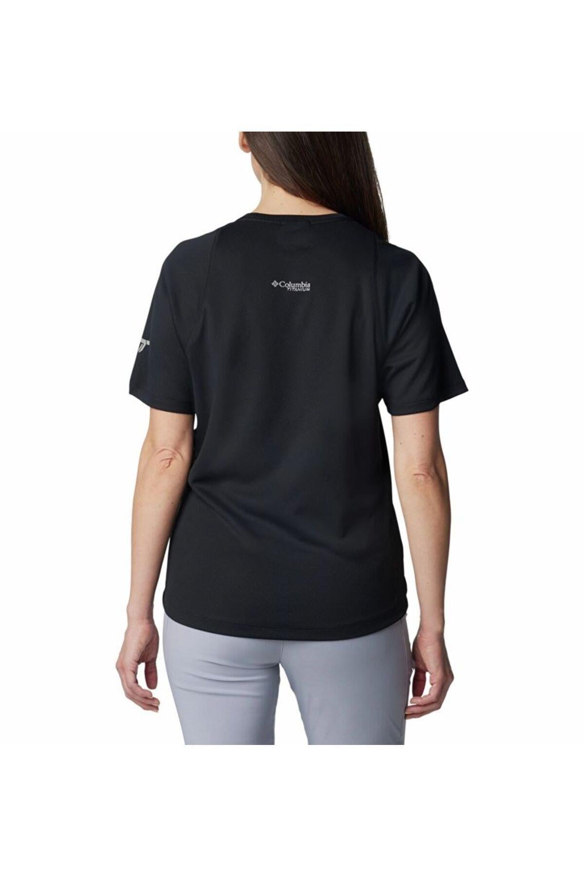 Columbia Columbia Kadın Pamuklu Marka Logolu Yazlık Günlük Kullanım Siyah T-Shirt 2072541-010
