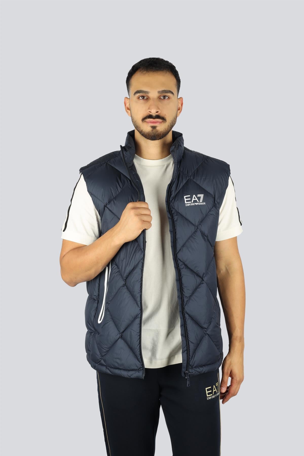 EA7 Ea7 Erkek Kolsuz Dik Yaka Şişme Fermuar Kapama Lacivert Yelek 7M001002 AF15923-UB102