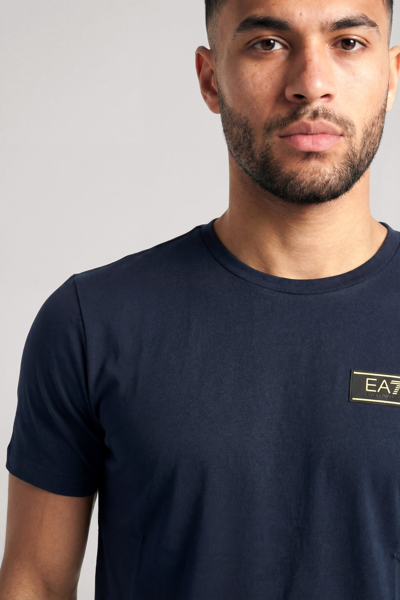 EA7 Ea7 Erkek Normal Kalıp Viskoz Karışımlı Kumaş Yuvarlak Yakalı Logo Etiketli Kısa Kollu Lacivert T-Shirt 7M001331 AF13739-UB102