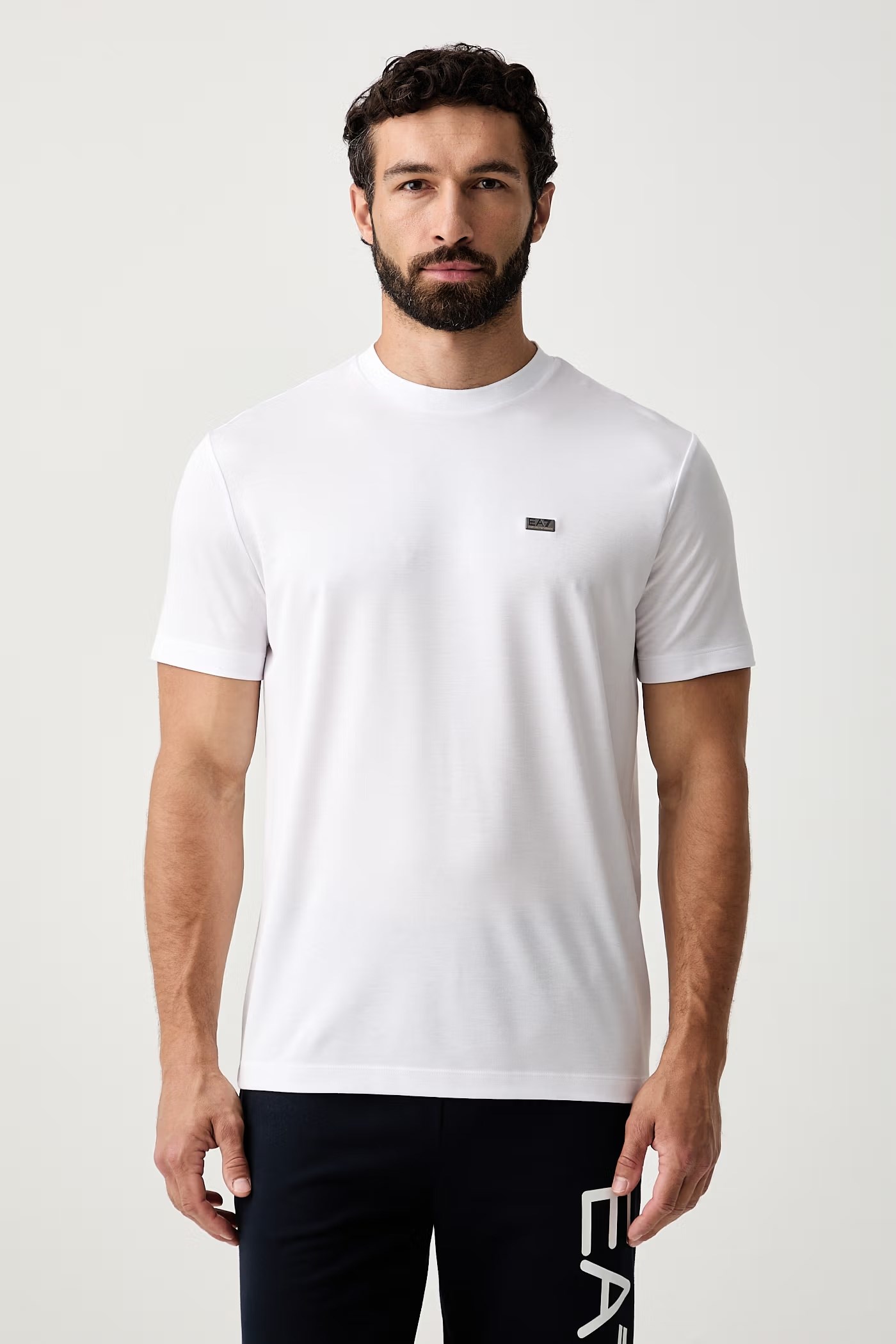 EA7 Ea7 Erkek Normal Kalıp Yumuşak Dokuma Kumaşlı Plaka Logolu Kısa Kollu Beyaz T-Shirt 7M002096 AF13862-U0002