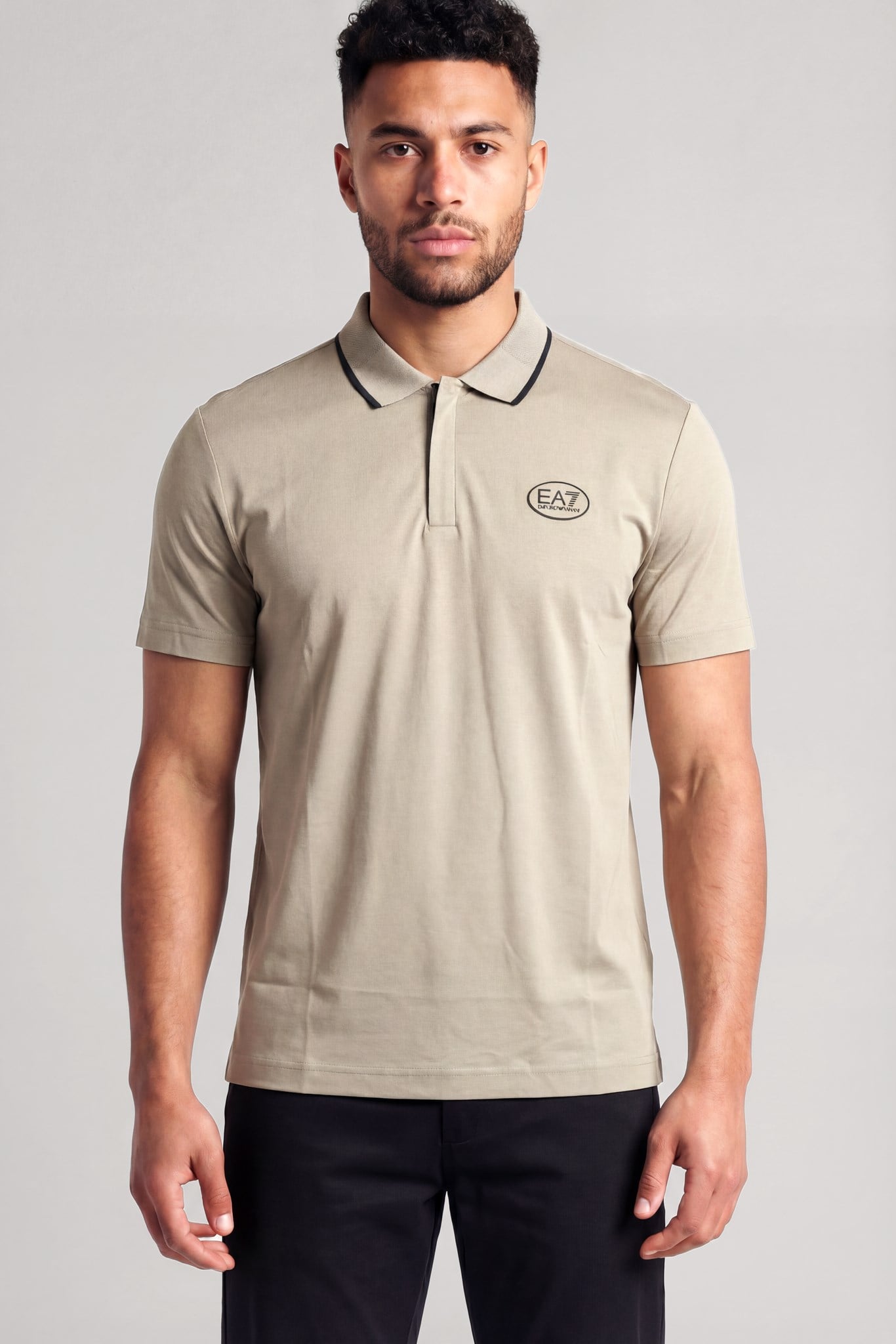 EA7 Ea7 Erkek Vücut Sıcaklığını Sabit Tutan Kumaş Dar Kalıp Logo Desenli Kısa Kollu Bej Polo Yaka T-Shirt 7M001288 AF13520-U6167