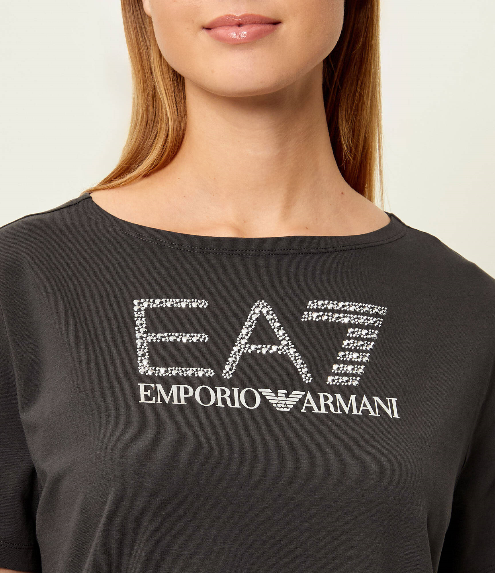 EA7 Ea7 Kadın Göğüste Taş Detaylı Logo Desenli Pamuklu Yuvarlak Yakalı Kısa Kollu Gri T-Shirt 7W001098 AF14880-U8111