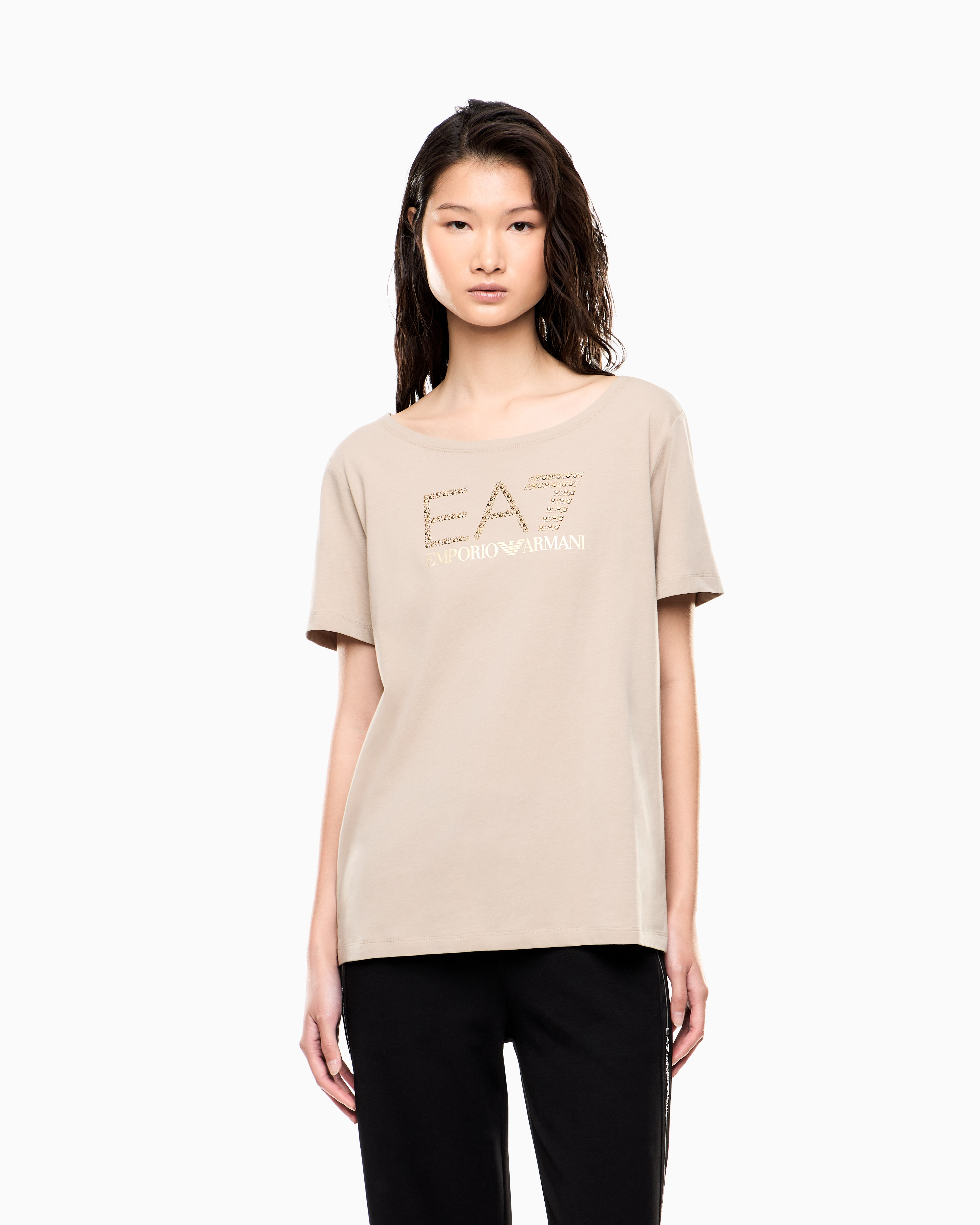 EA7 Ea7 Kadın Göğüste Taş Detaylı Logo Desenli Pamuklu Yuvarlak Yakalı Kısa Kollu Bej T-Shirt 7W001098 AF14880-U6225