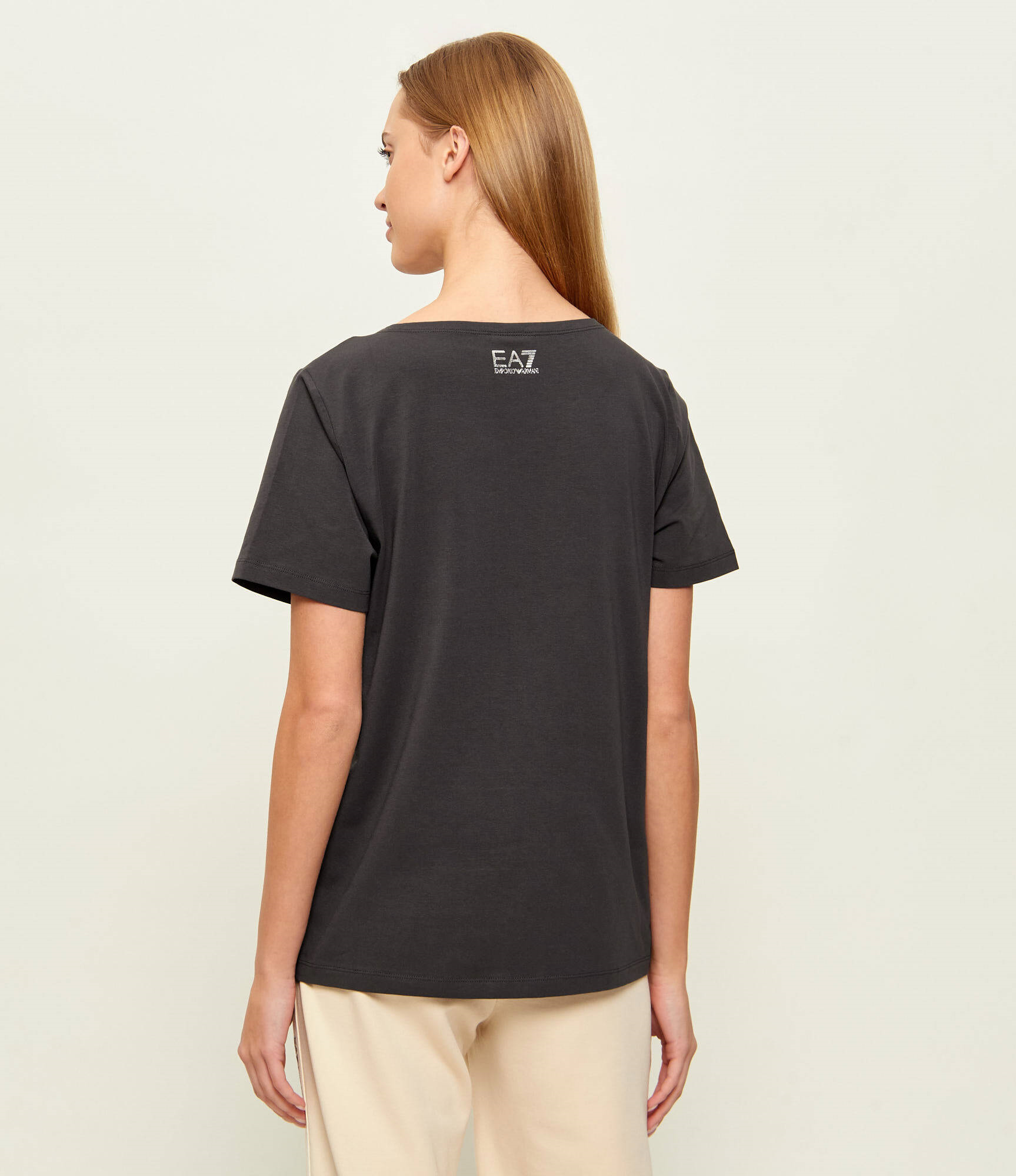EA7 Ea7 Kadın Göğüste Taş Detaylı Logo Desenli Pamuklu Yuvarlak Yakalı Kısa Kollu Gri T-Shirt 7W001098 AF14880-U8111