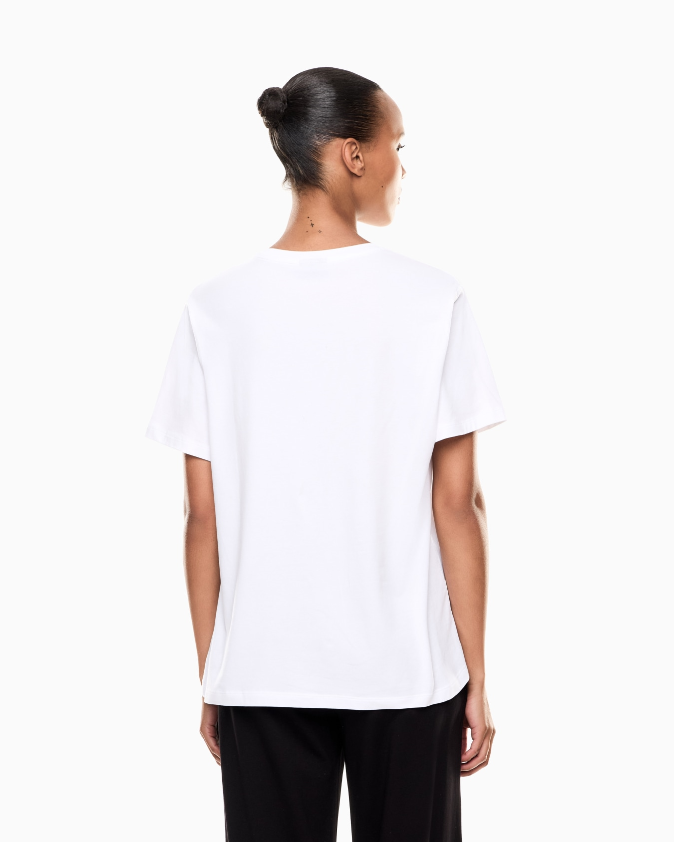 EA7 Ea7 Kadın Normal Kalıp Pamuklu Yuvarlak Yakalı Metalik Logo Detaylı Kısa Kollu Beyaz T-Shirt 7W000455 AF10373-U0002