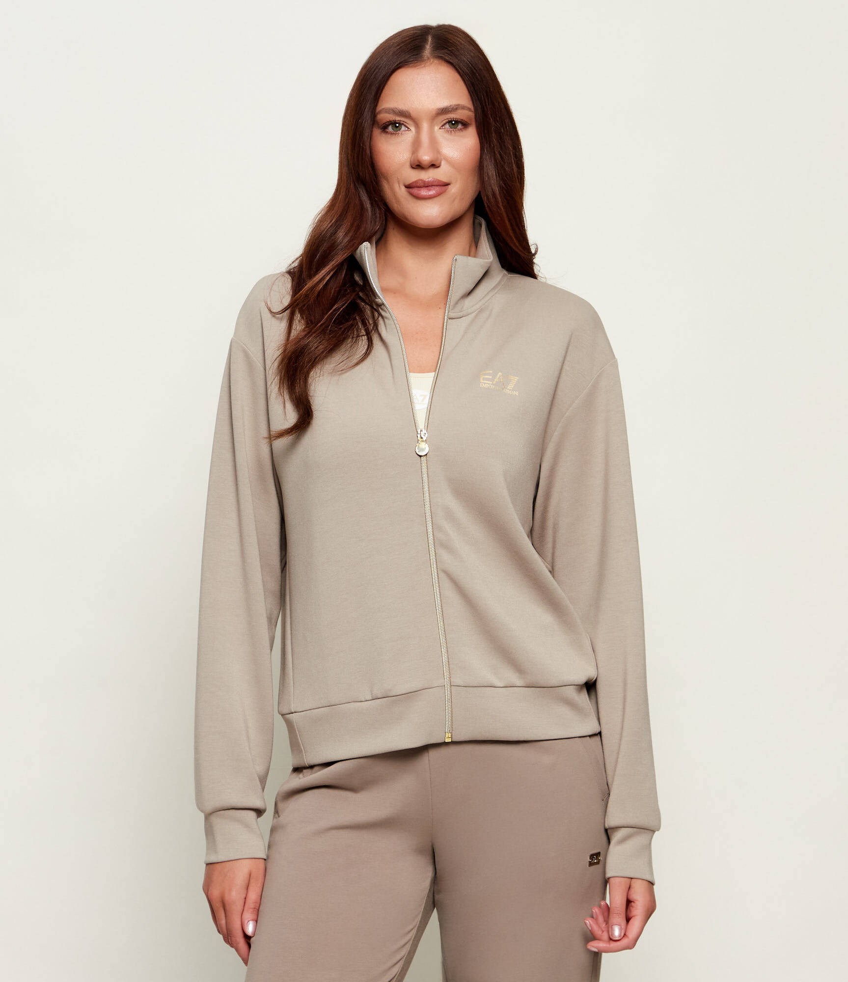 EA7 Ea7 Kadın Normal Kesim Sırtında Taş Desenli EA7 İşlemeli Dik Yaka Uzun Kollu Bej Sweatshirt 7W001487 AF24375-U6225