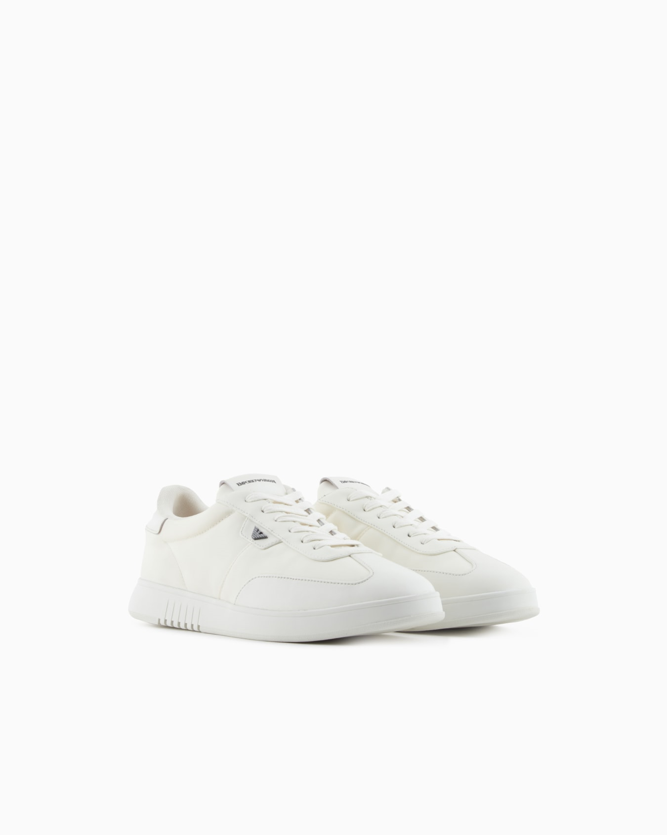 Emporio Armani Emporıo Armani Erkek Bağcıklı Bağlama Yuvarlak Burun Deri Rahat Taban Beyaz Sneaker EM003062 AF18210-U0011