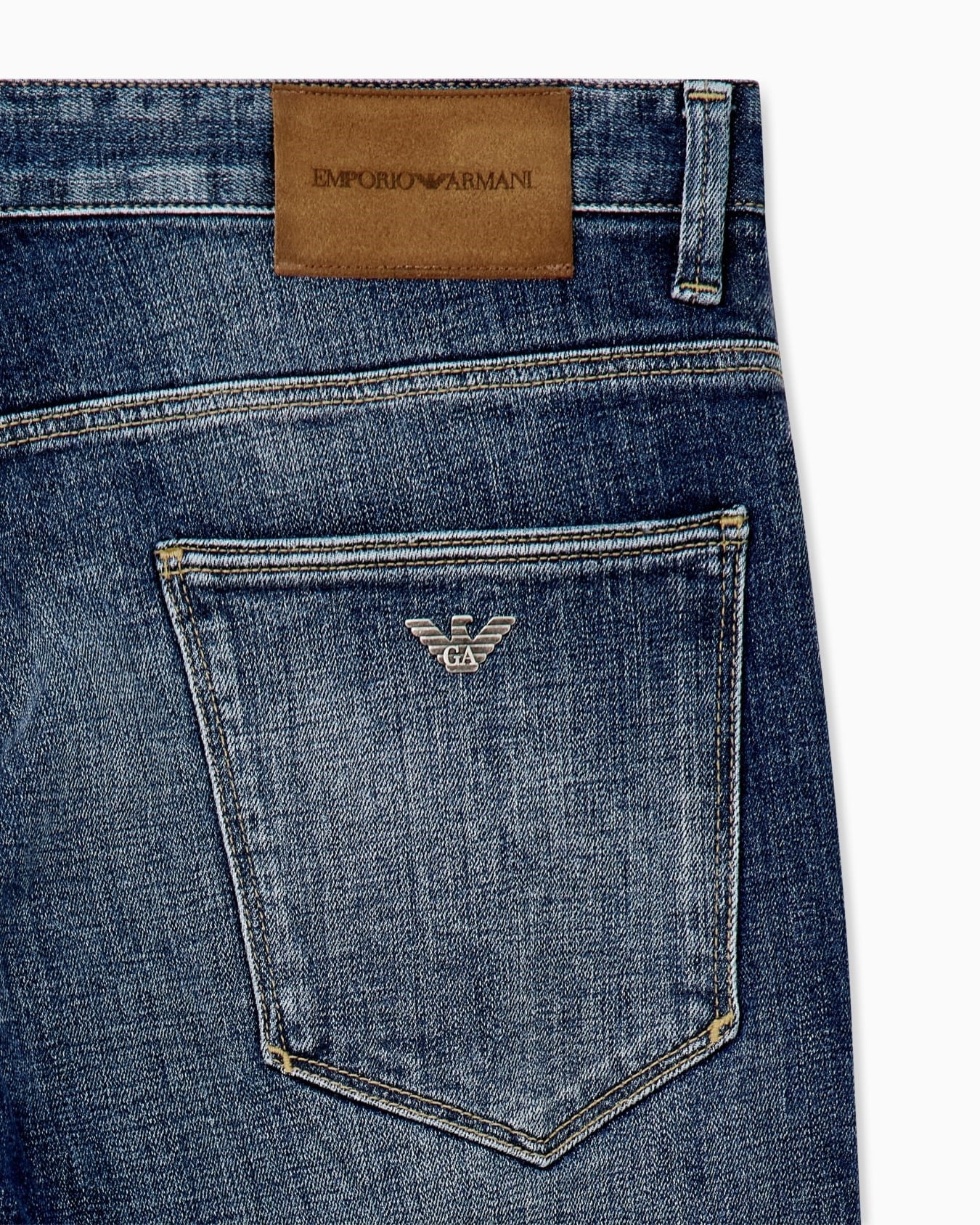 Emporio Armani Emporıo Armani Erkek Dar Kesim Eskitme Desenli Düz Paça Denim Lacivert Jeans EM000121 AF27790-MB002