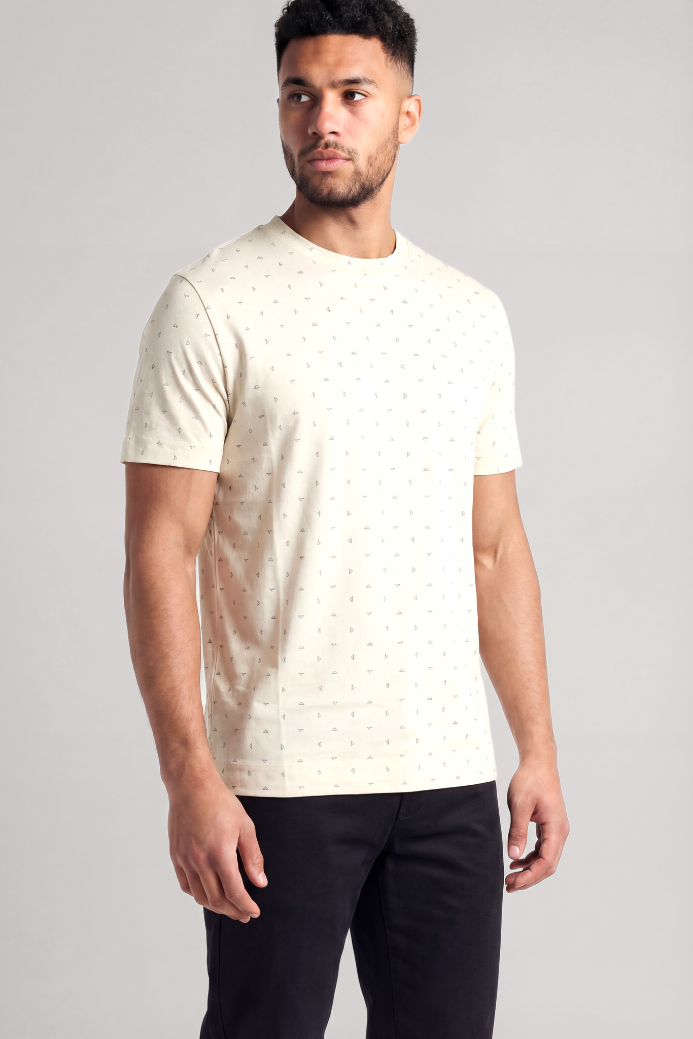 Emporio Armani Emporıo Armani Erkek Desenli Bisiklet Yaka Kısa Kol F1198 T-Shirt EM005270 AF24857-F1198
