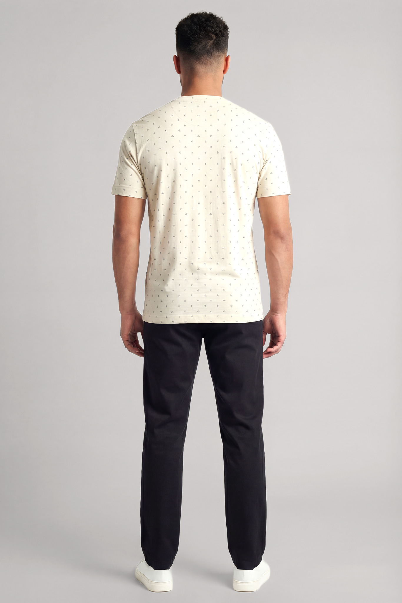 Emporio Armani Emporıo Armani Erkek Desenli Bisiklet Yaka Kısa Kol F1198 T-Shirt EM005270 AF24857-F1198