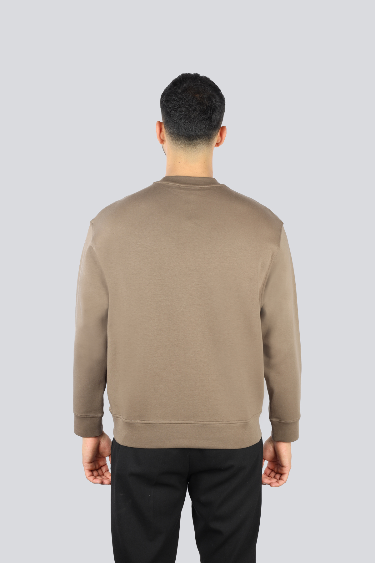 Emporio Armani Emporıo Armani Erkek Dokuma Kumaş Regular Fit Yuvarlak Yaka Uzun Kollu Kahverengi Sweatshirt EM001126 AF10013-U6195