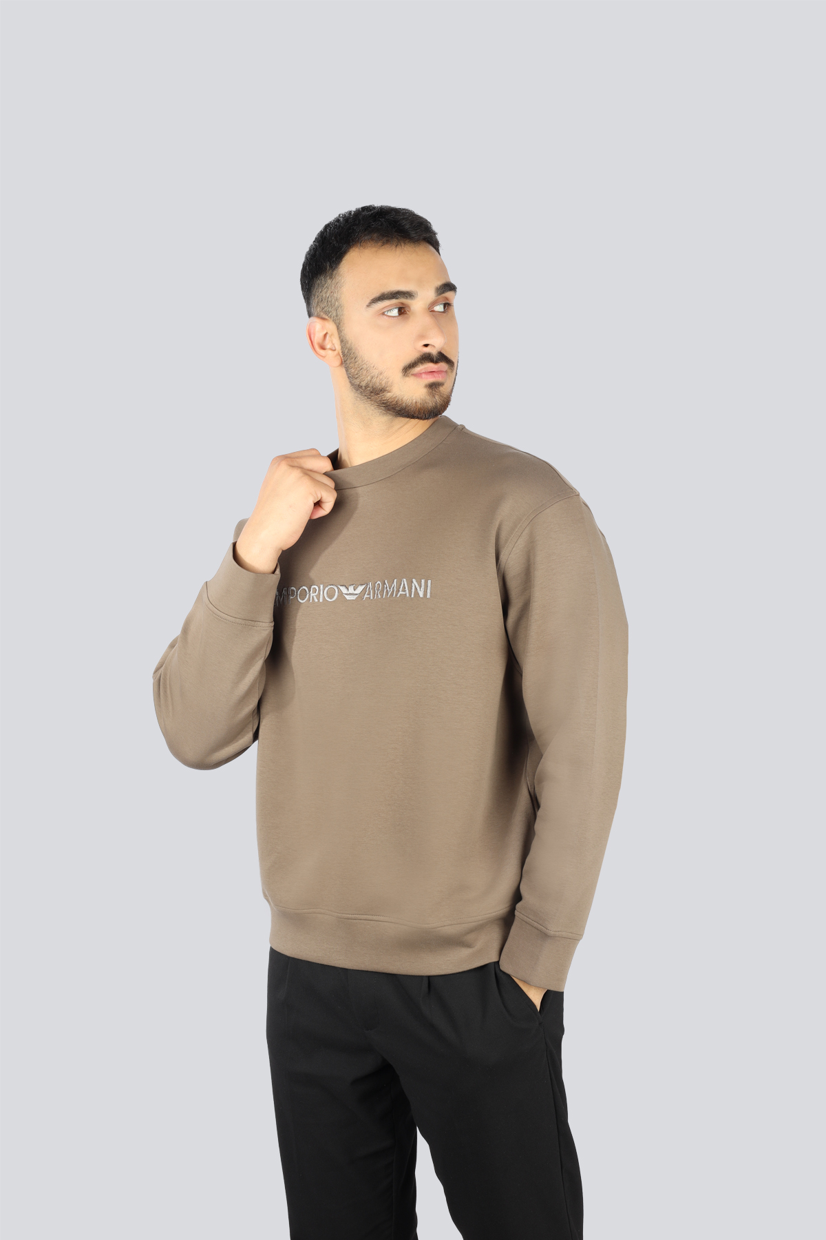 Emporio Armani Emporıo Armani Erkek Dokuma Kumaş Regular Fit Yuvarlak Yaka Uzun Kollu Kahverengi Sweatshirt EM001126 AF10013-U6195