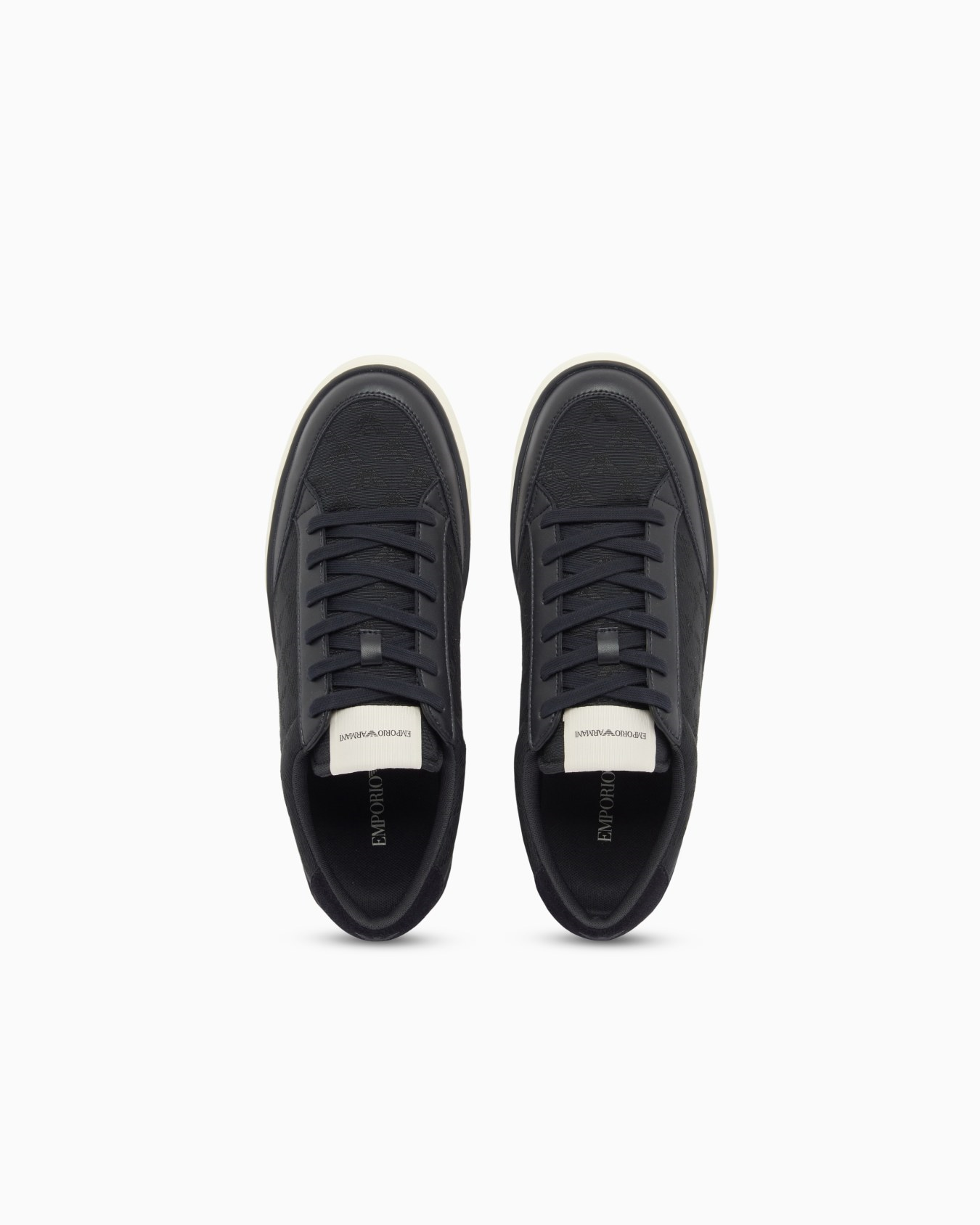 Emporio Armani Emporıo Armani Erkek Kalın ve Rahat Tabanlı Nefes Alabilen Tasarımlı Düşük Bilekli Lacivert Sneaker EM004782 AF23199-MB483