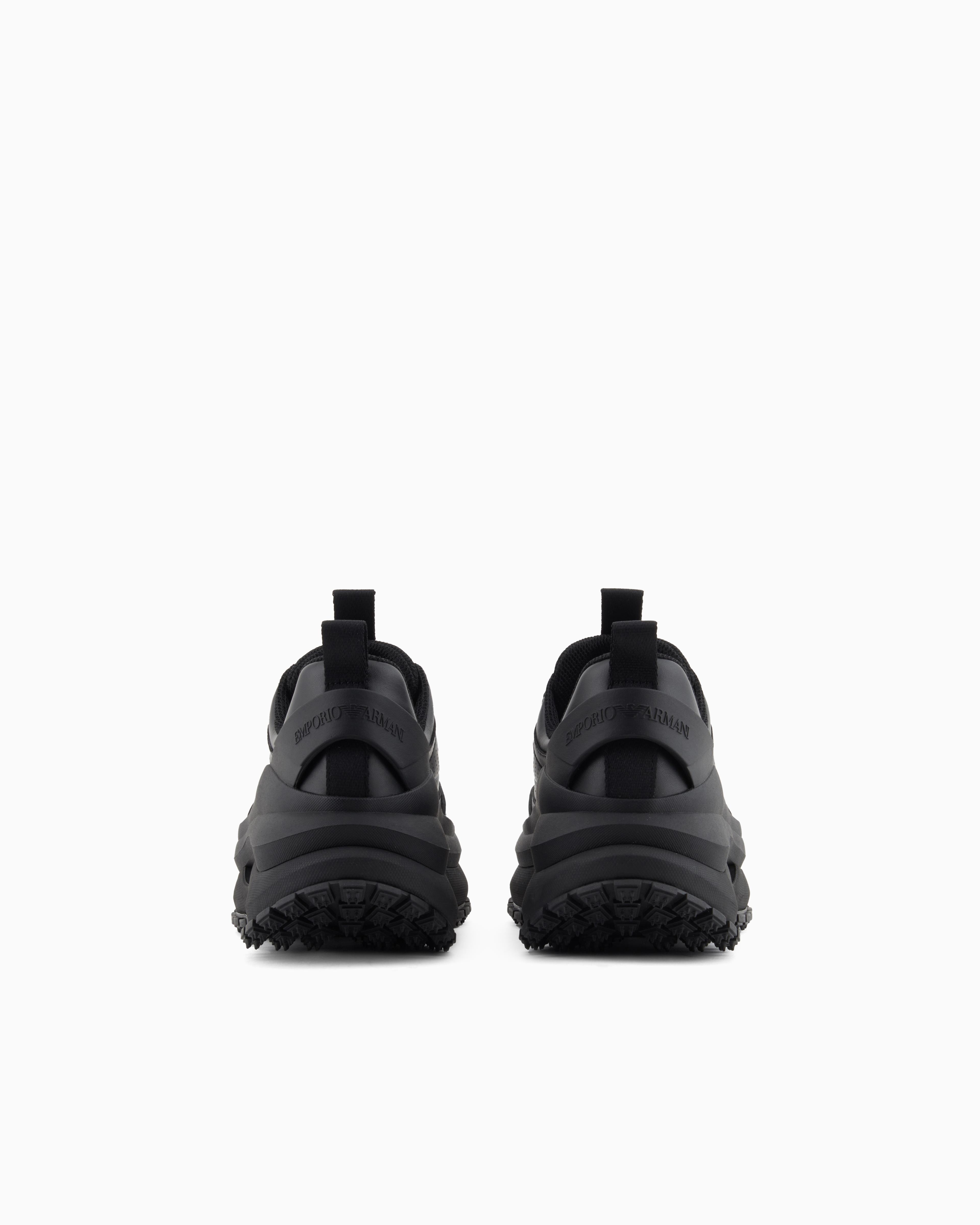 EMPORIO ARMANI Emporıo Armani Erkek Kalın Taban Bağcıklı Taban Arkası Marka Yazı Desenli Siyah Sneaker EM003035 AF18226-MC105