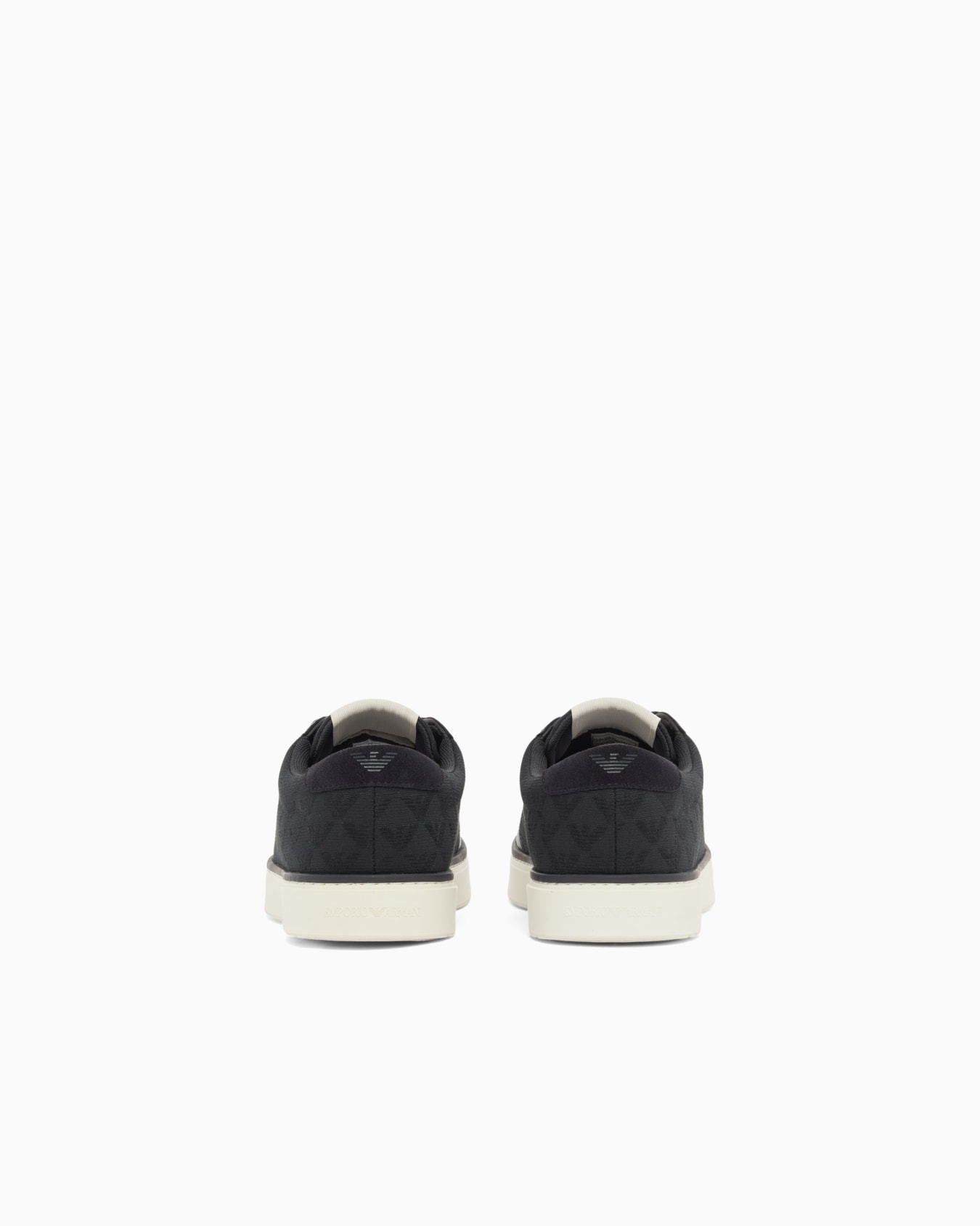 Emporio Armani Emporıo Armani Erkek Kalın ve Rahat Tabanlı Nefes Alabilen Tasarımlı Düşük Bilekli Lacivert Sneaker EM004782 AF23199-MB483