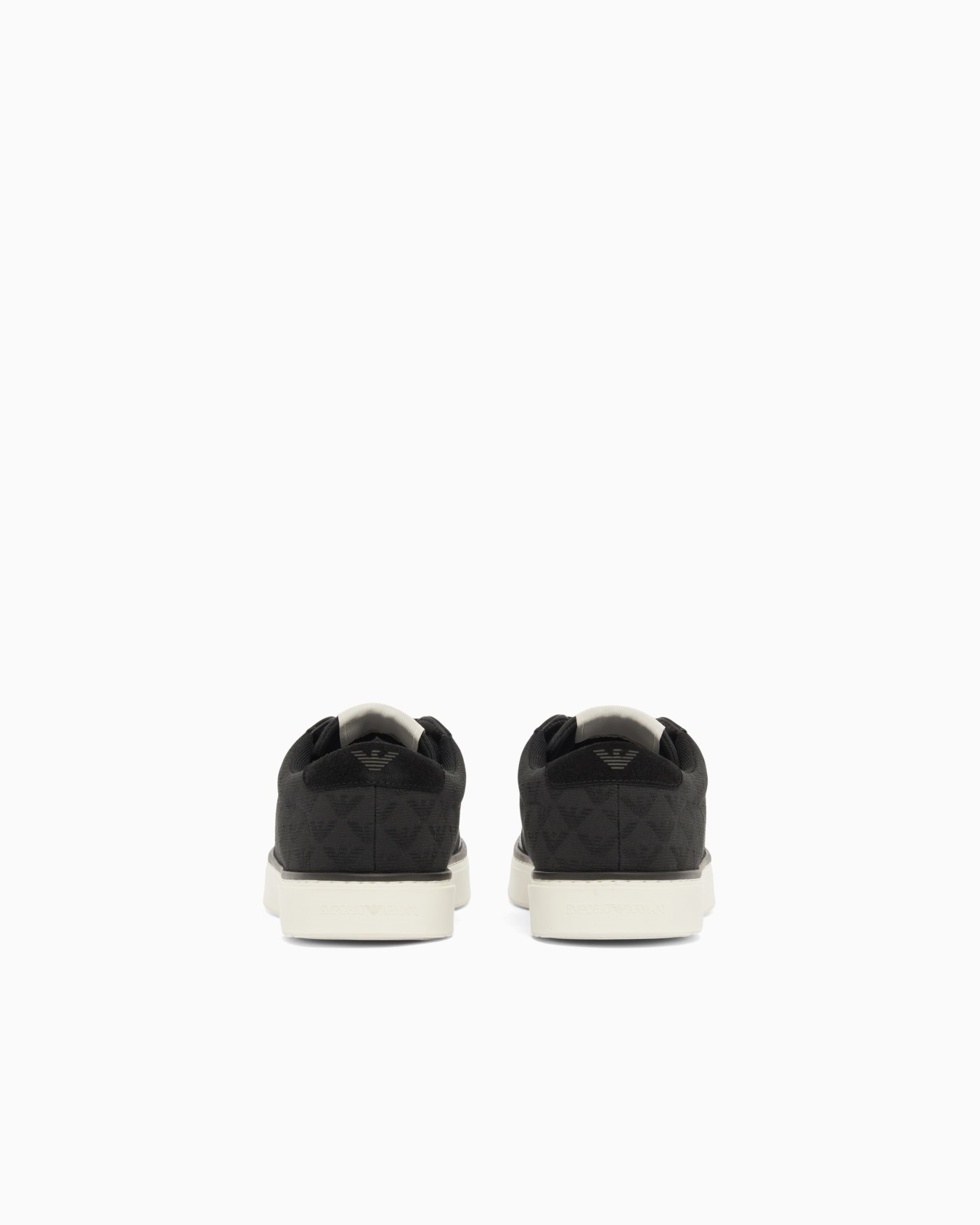 Emporio Armani Emporıo Armani Erkek Kalın ve Rahat Tabanlı Nefes Alabilen Tasarımlı Düşük Bilekli Siyah Sneaker EM004782 AF23199-MC406
