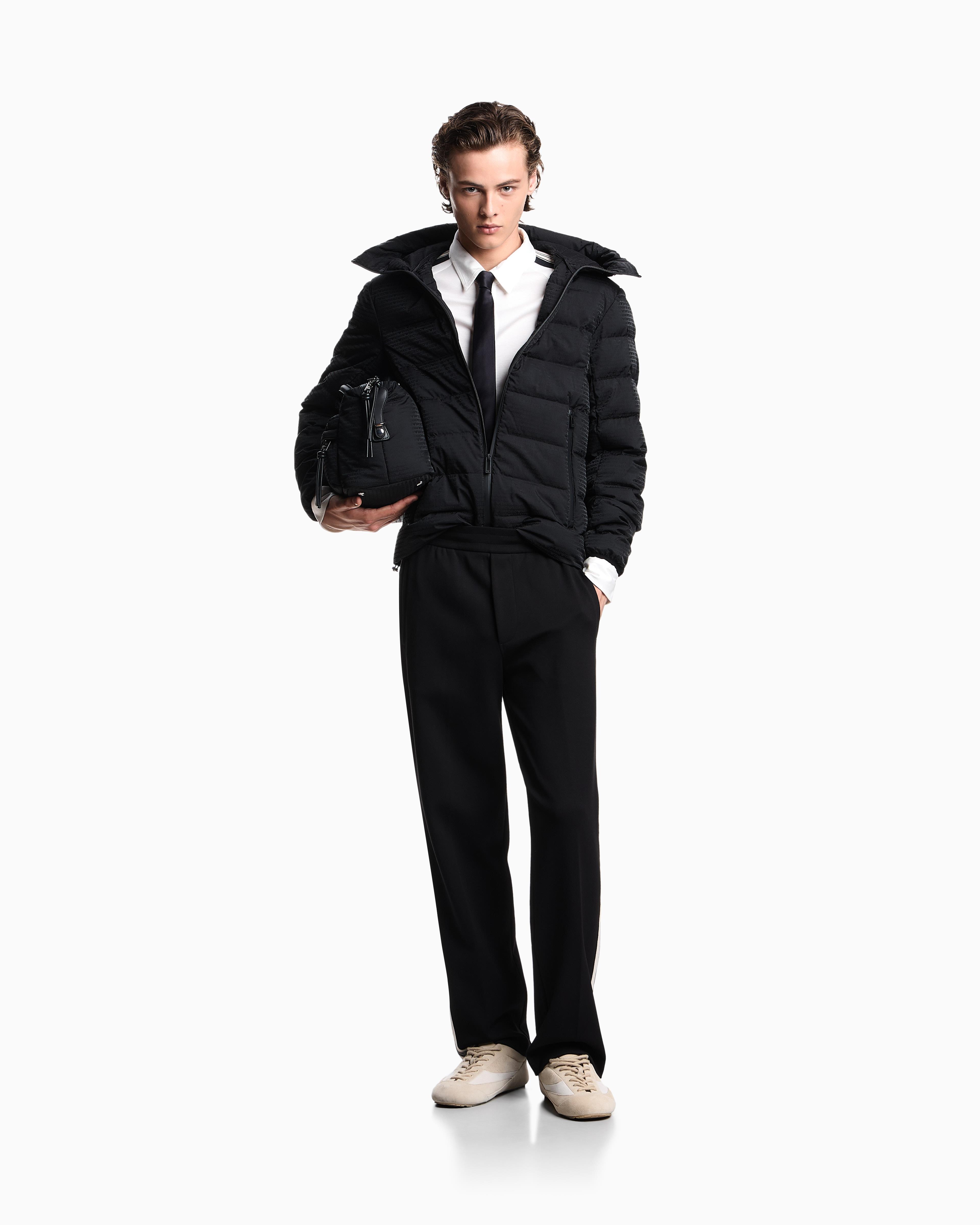 Emporio Armani Emporıo Armani Erkek Kapüşonlu Yaka % 100 Kuş Tüyü Kapitoneli Siyah Mont EM003043 AF15384-UC001