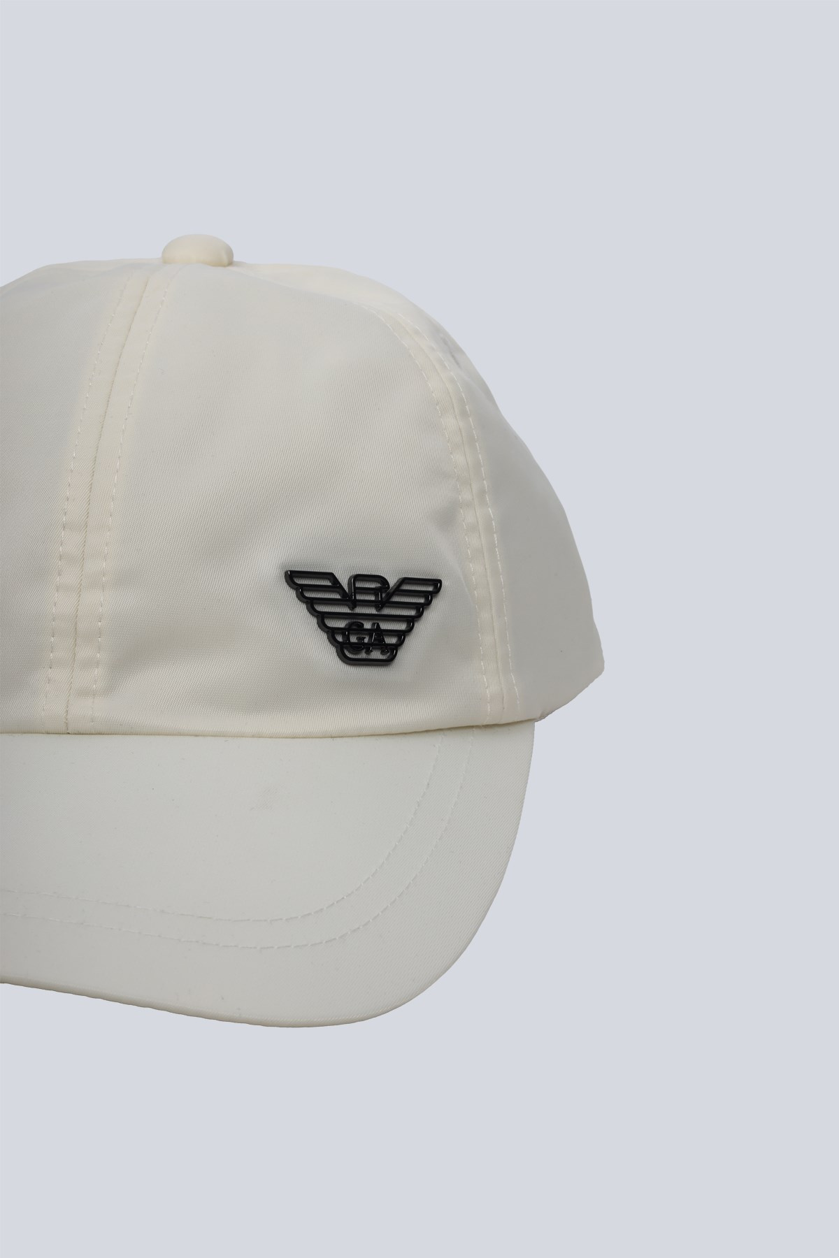 Emporio Armani Emporıo Armani Erkek Kartal Plakalı Ayarlanabilir Metal Tokalı Krem Şapka EM001962 AF13454-U0003