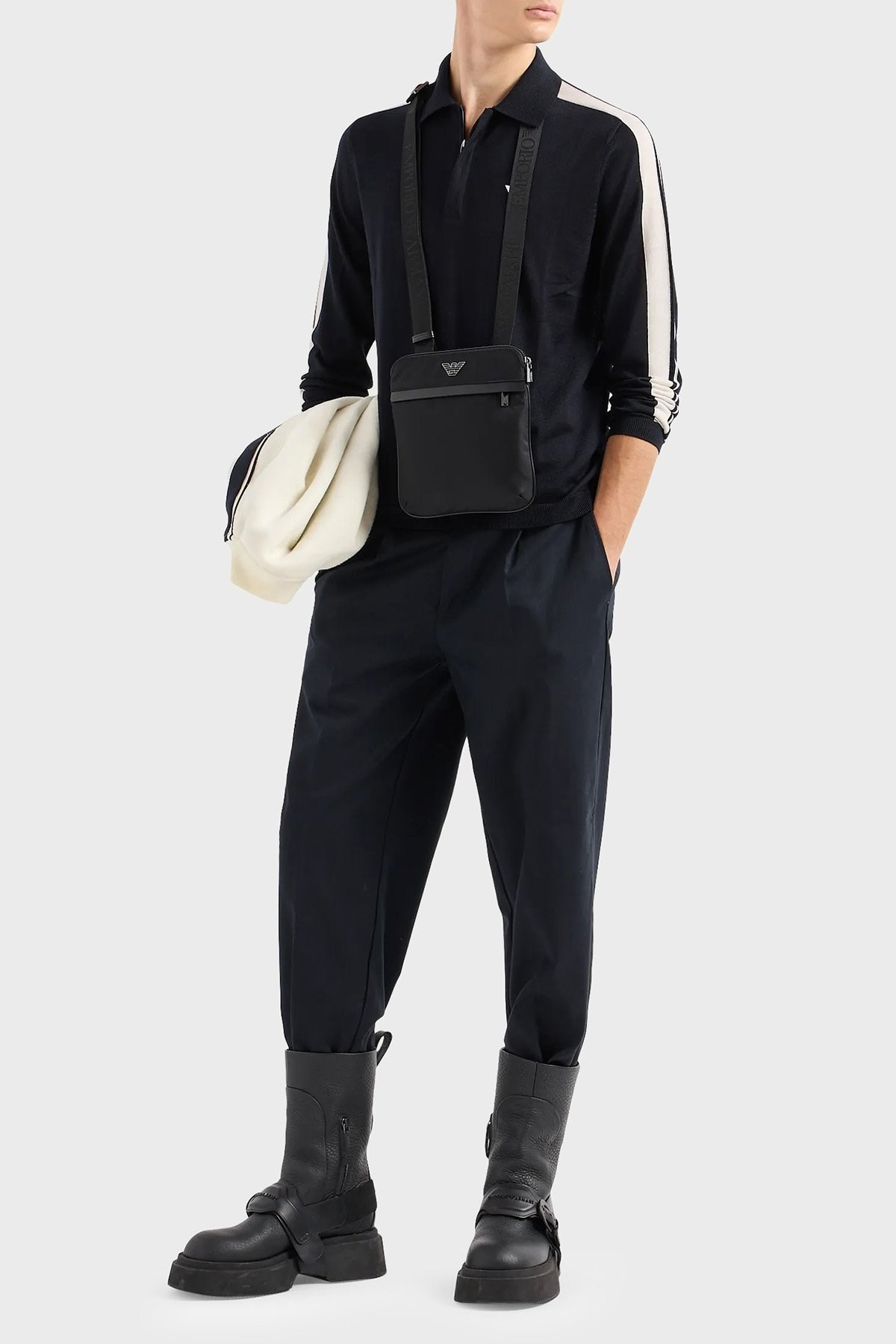 Emporio Armani Emporıo Armani Erkek Marka Logolu Uzun Kollu Rahat Lacivert Kazak 6R1MU1 1MMHZ-0920