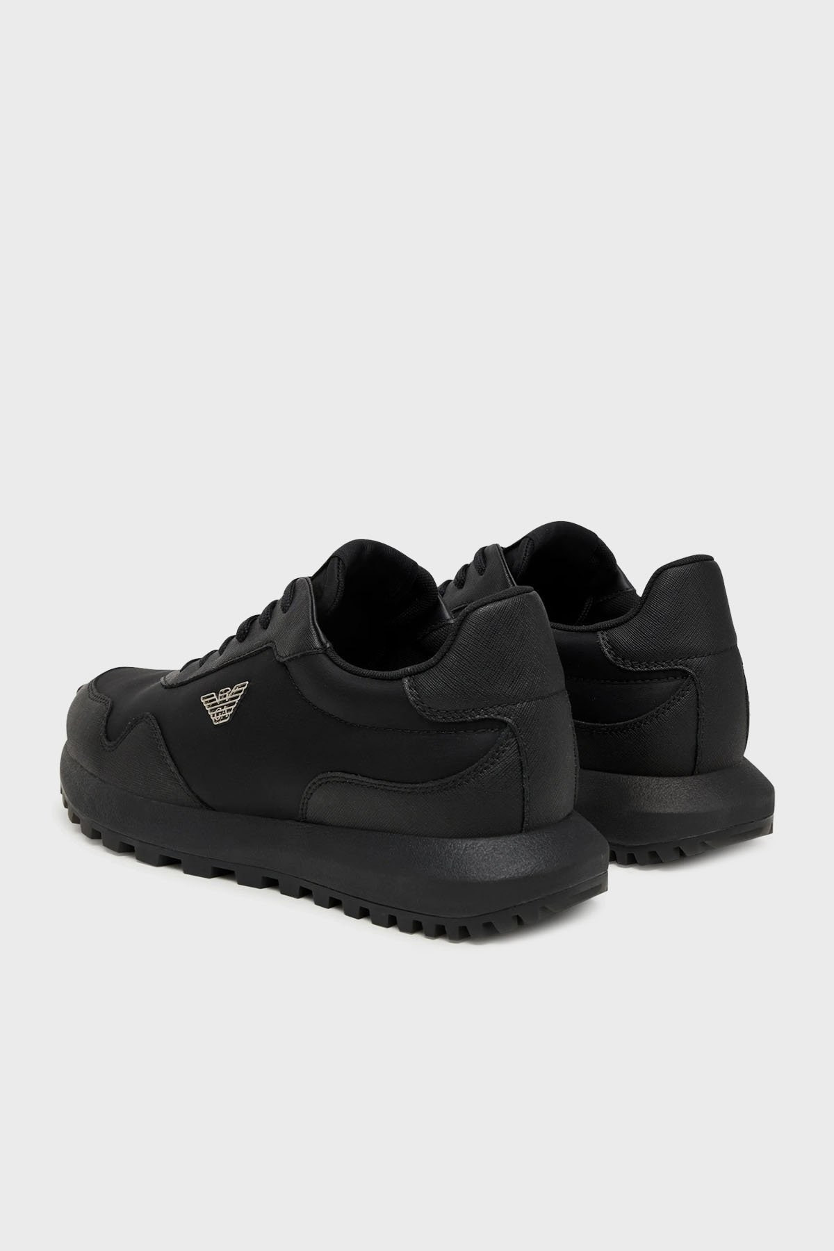 Emporio Armani Emporıo Armani Erkek Metalik Kartal Logolu Düşük Bilekli Nefes Alabilir Ön Yüzeyli Ortopedik Taban Siyah Sneaker EM003738 AF19532-MC005