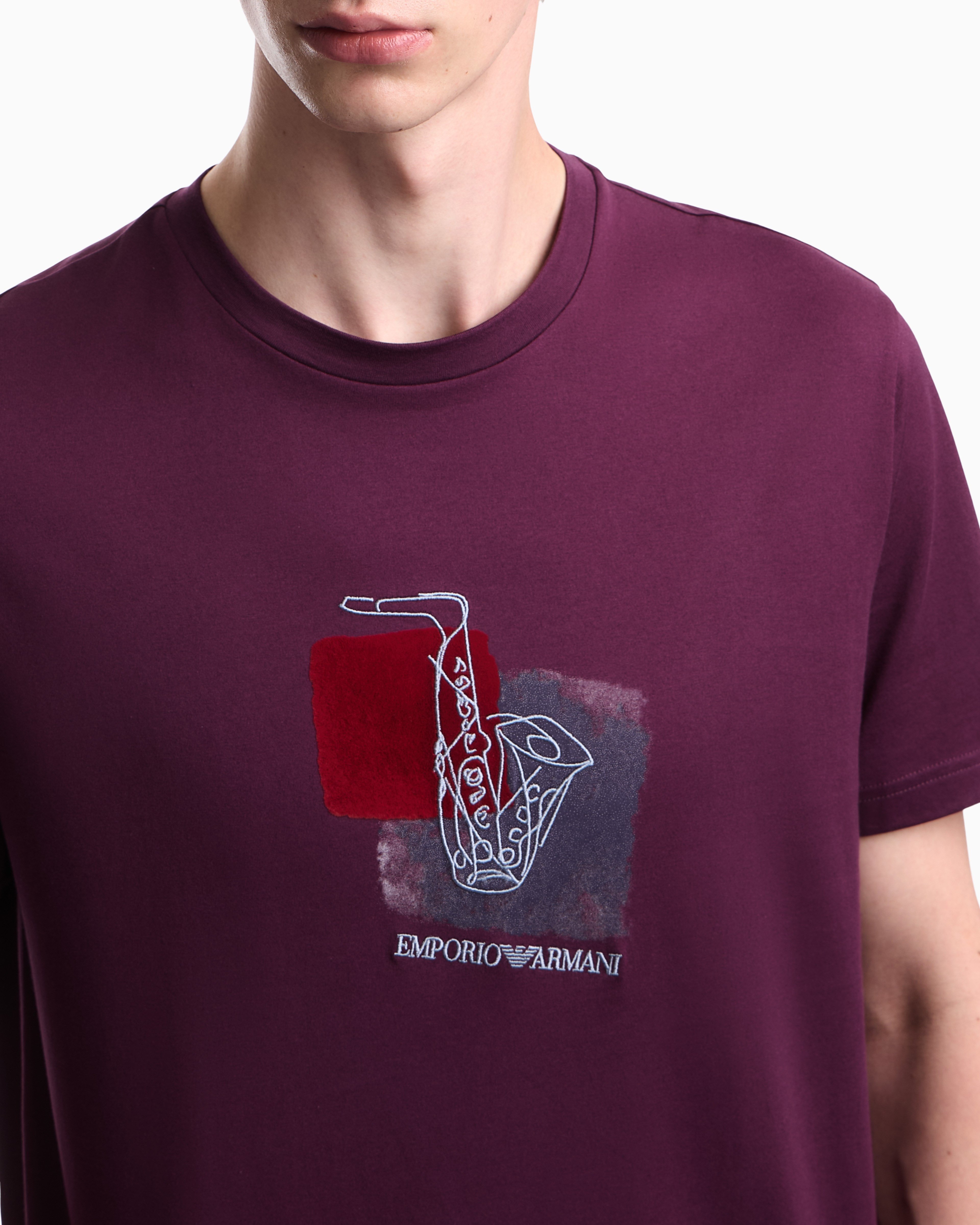 Emporio Armani Emporıo Armani Erkek Nefes Alabilen Pamuklu Jarse Kumaş Desenli Kısa Kollu Mor T-Shirt EM006924 AF14795-FA022