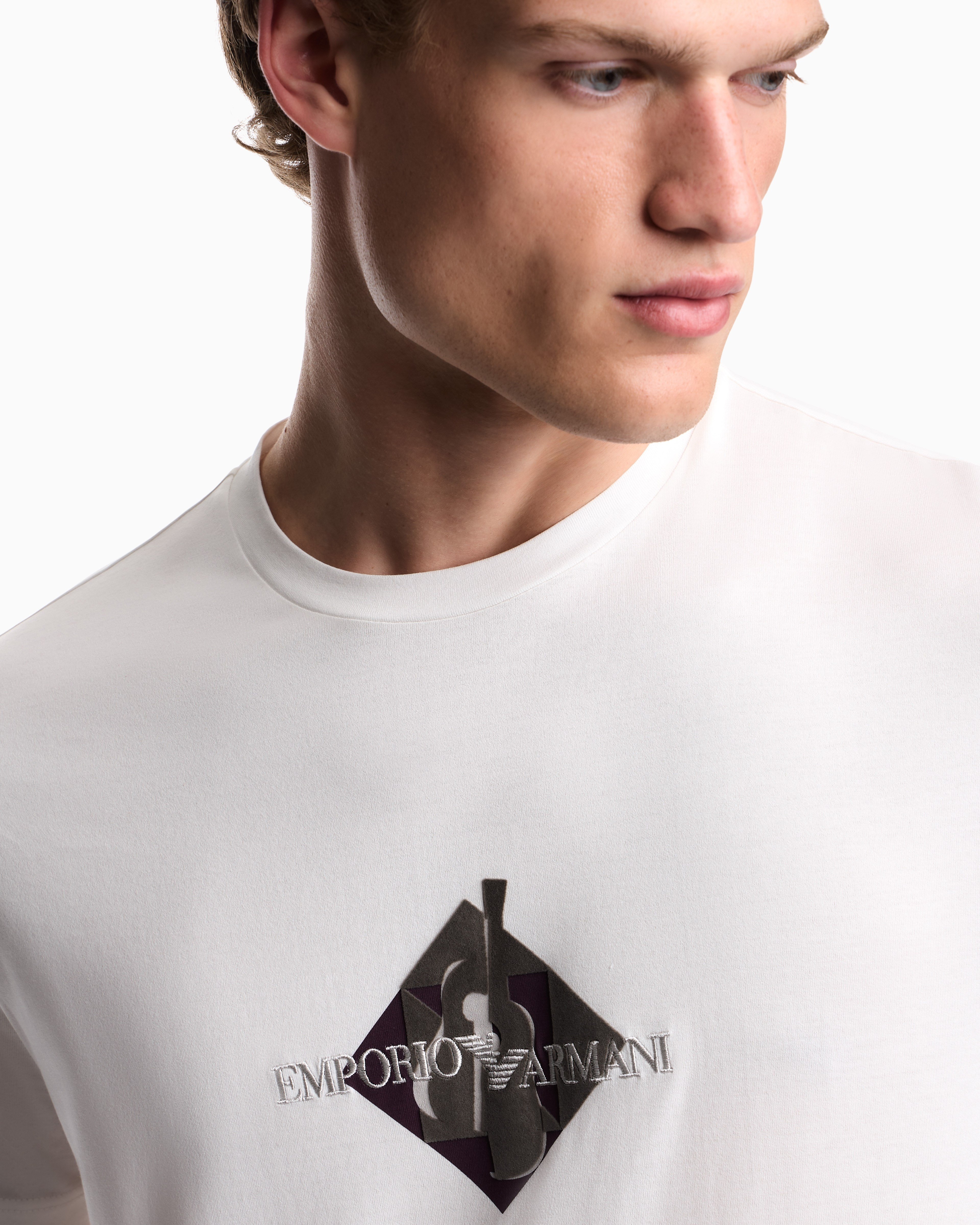 Emporio Armani Emporıo Armani Erkek Nefes Alabilen Pamuklu Jarse Kumaş Desenli Kısa Kollu Beyaz T-Shirt EM006924 AF14795-F0021