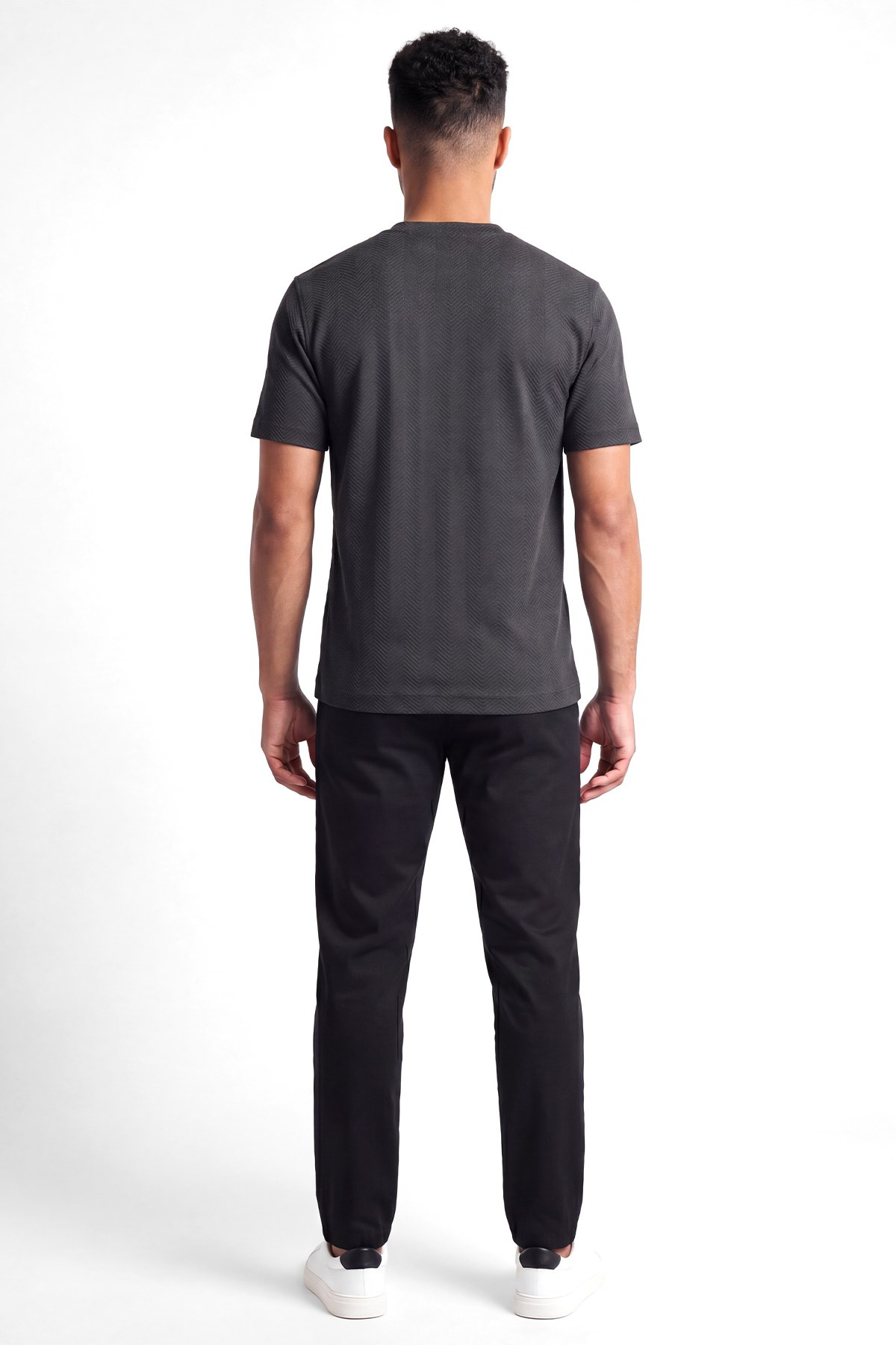 Emporio Armani Emporıo Armani Erkek Normal Kesim Pamuklu Jakarlı Jarse Kumaş Kısa Kollu Siyah T-Shirt EM007038 AF10762-FC328