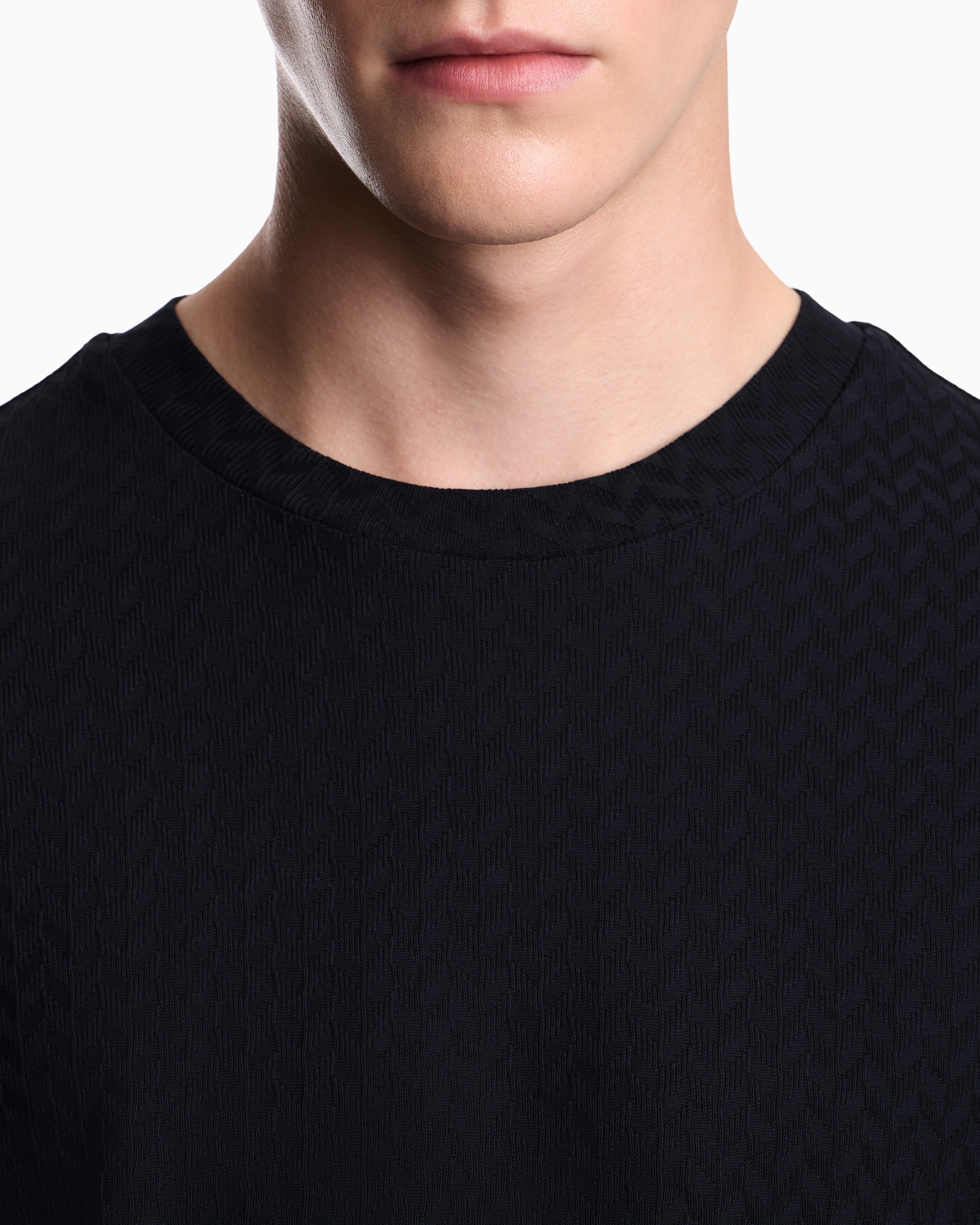 Emporio Armani Emporıo Armani Erkek Normal Kesim Pamuklu Jakarlı Jarse Kumaş Kısa Kollu Lacivert T-Shirt EM007038 AF10762-FB561