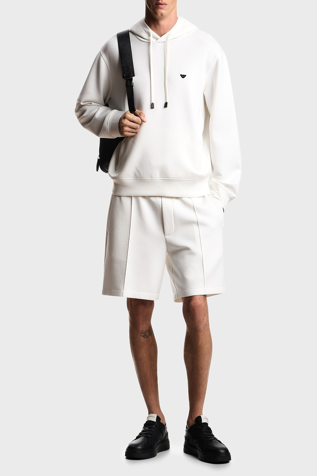 Emporio Armani Emporıo Armani Erkek Normal Kesim Pileli Pamuklu Beyaz BERMUDA EM004544 AF10013-U0003