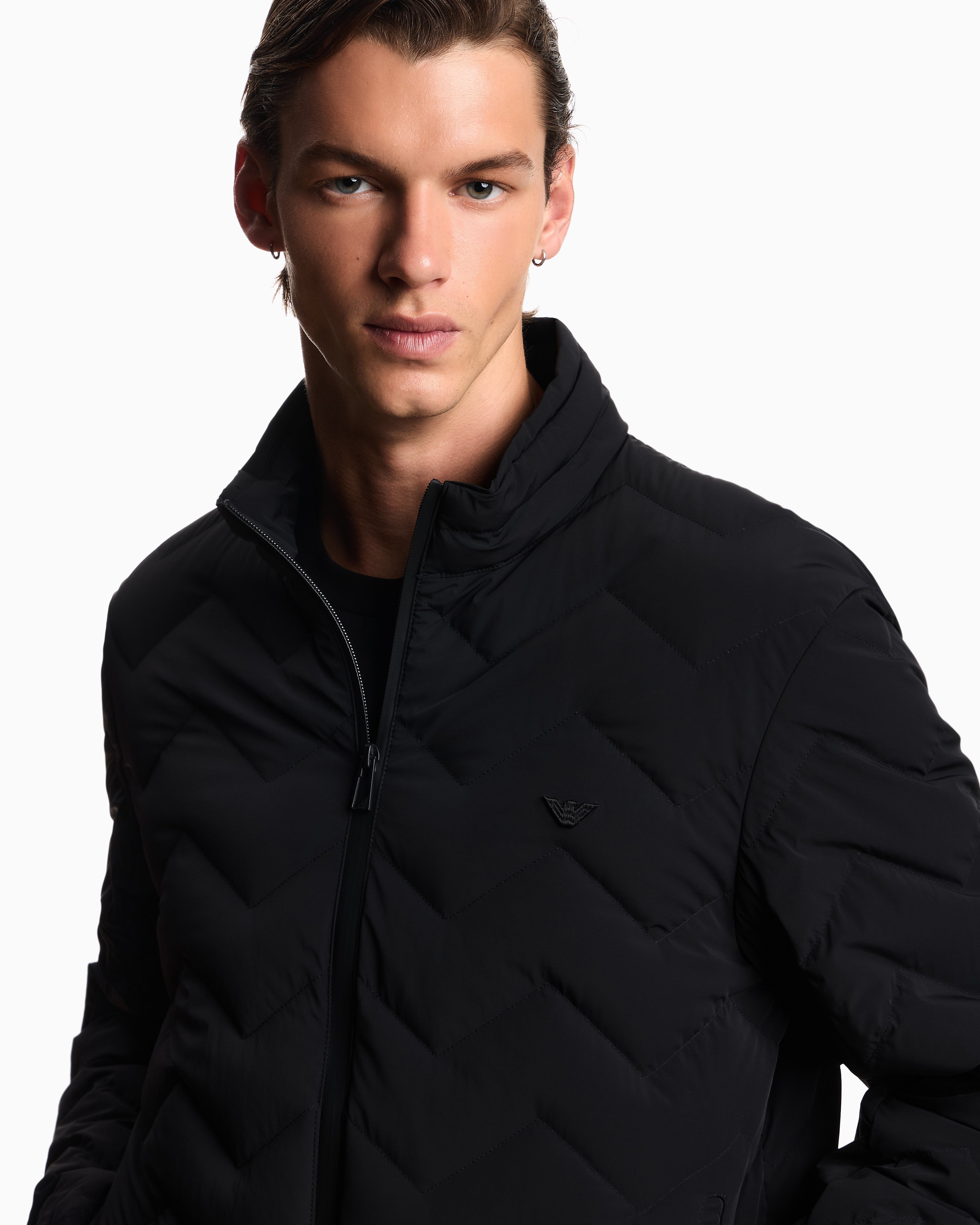 Emporio Armani Emporıo Armani Erkek Normal Kesim Dik Yaka Kapitoneli Siyah Ceket EM004947 AF18499-UC001