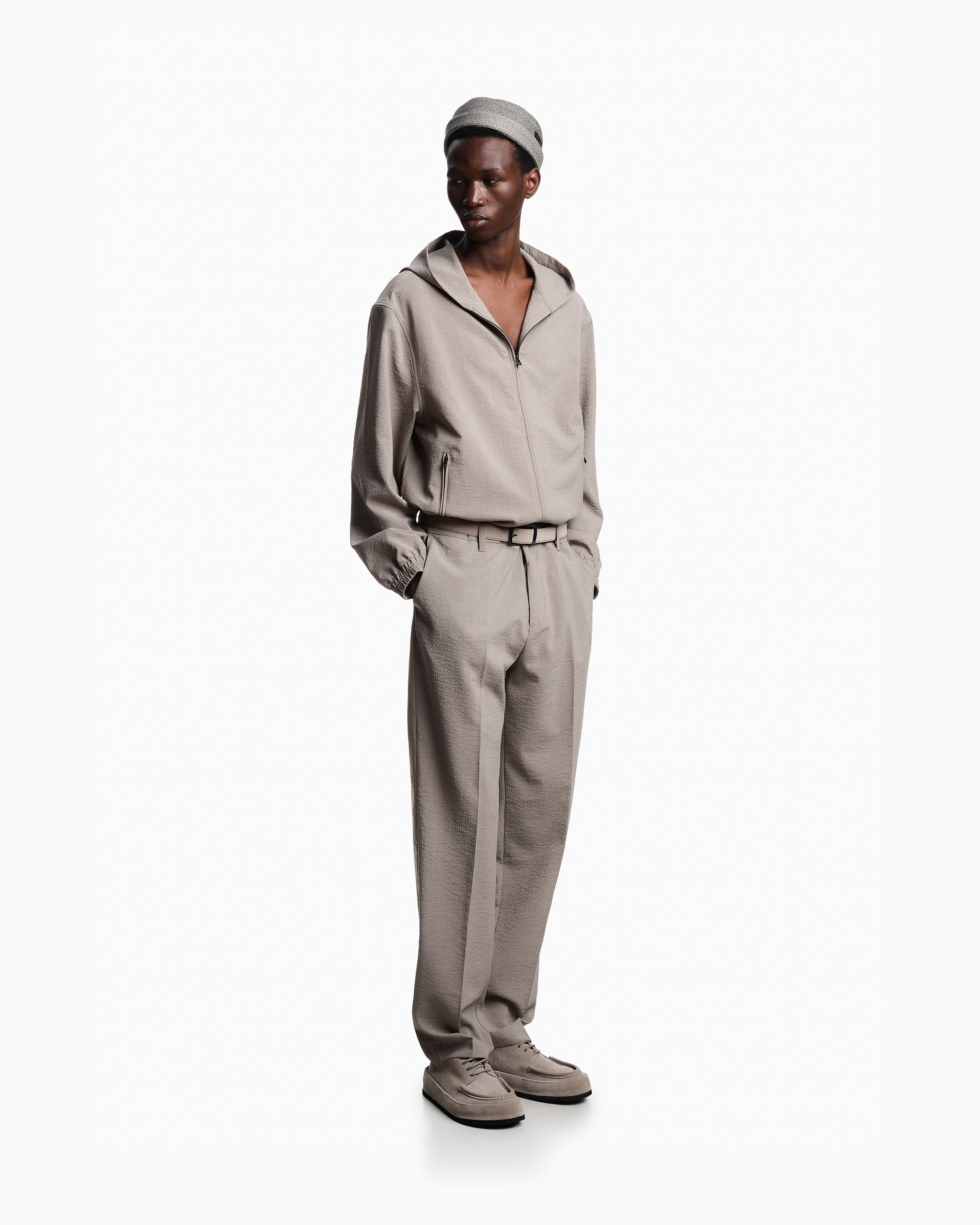 Emporio Armani Emporıo Armani Erkek Normal Kesim Pileli Dokulu Düz Paça Bej Pantolon EM005901 AF13674-U6161