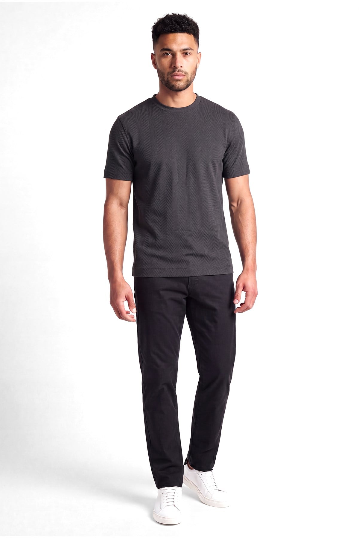 Emporio Armani Emporıo Armani Erkek Normal Kesim Pamuklu Jakarlı Jarse Kumaş Kısa Kollu Siyah T-Shirt EM007038 AF10762-FC328