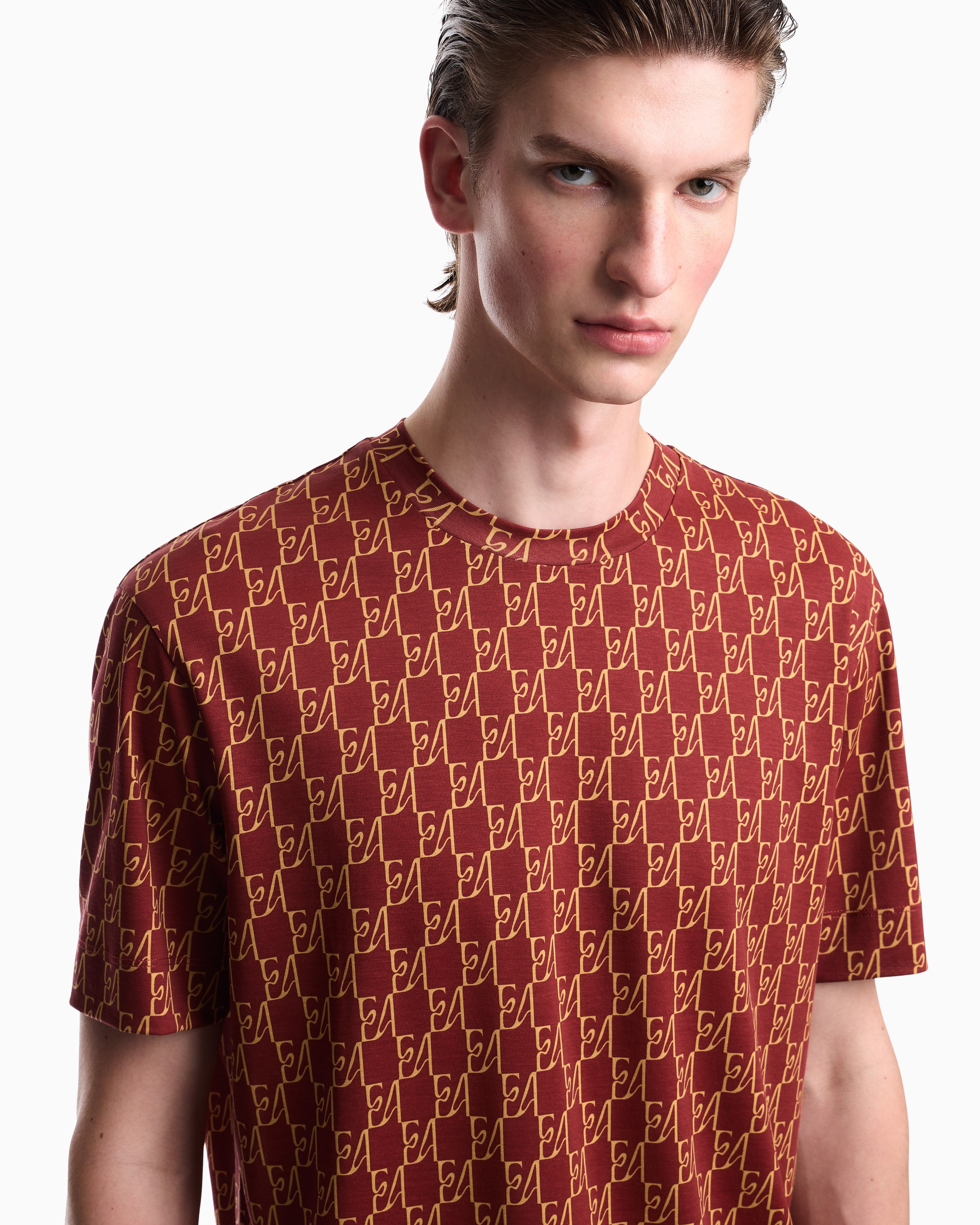 Emporio Armani Emporıo Armani Erkek Pamuklu Jarse Kumaş Normal Kesim Logo İmzalı Kısa Kollu Kırmızı T-Shirt EM006812 AF10017-F5094