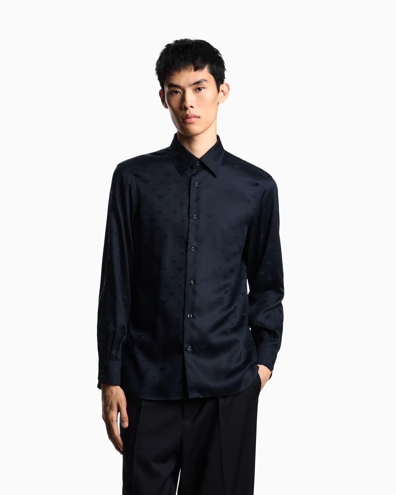 EMPORIO ARMANI Emporıo Armani Erkek Parlak Kumaş Uzun Kol Gömlek Yaka Logo Desenli Lacivert Gömlek EM001537 AF15074-FB322