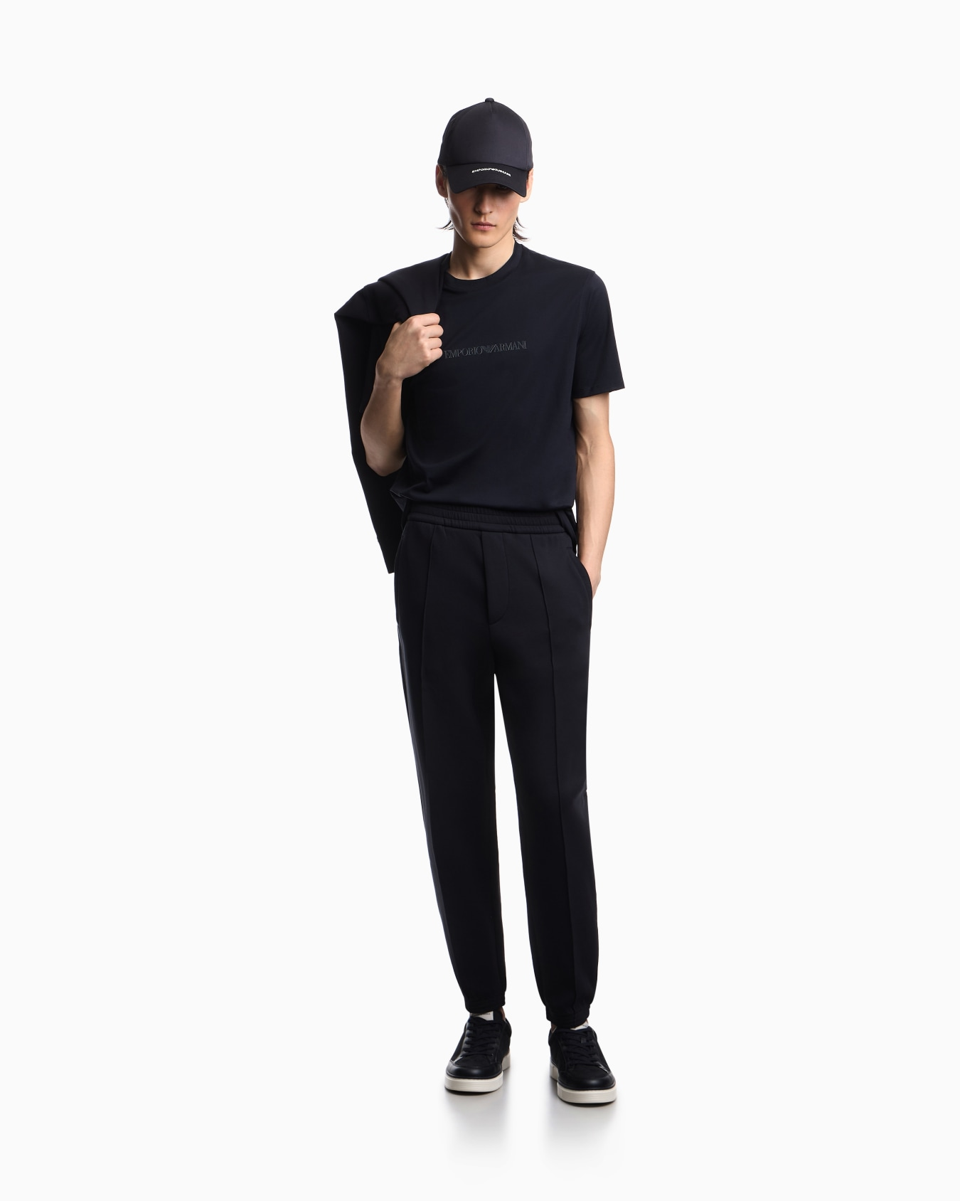 Emporio Armani Emporıo Armani Erkek Regular Fit Logo Detaylı Pamuklu Kısa Kollu Lacivert T-Shirt EM004583 AF13669-MB563