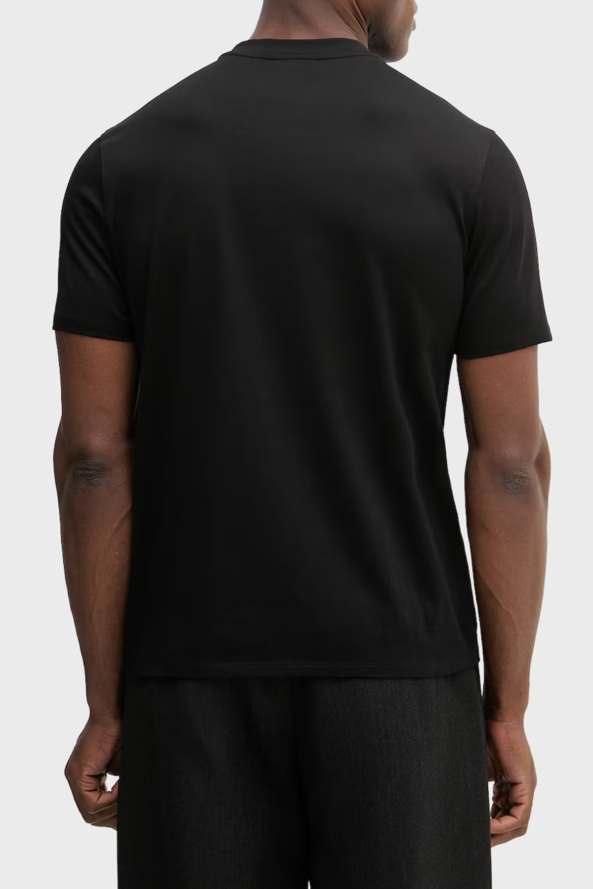 Emporio Armani Emporıo Armani Erkek Regular Fit Logo Detaylı Pamuklu Kısa Kollu Siyah T-Shirt EM004583 AF13669-MC540