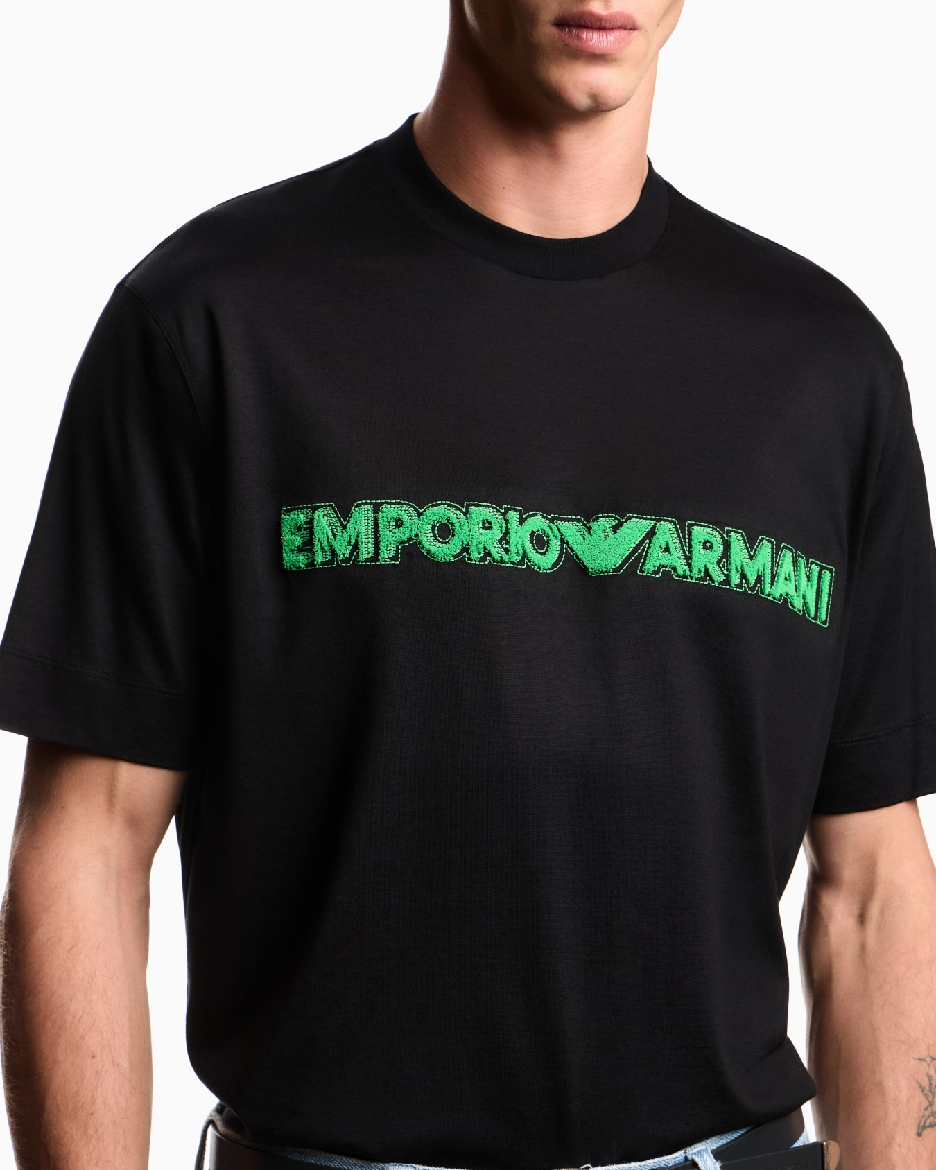 Emporio Armani Emporıo Armani Erkek Regular Fit Yumuşak Dokulu Kabartmalı Pamuklu Yuvarlak Yakalı Kısa Kollu Siyah T-Shirt EM004520 AF13747-UC001