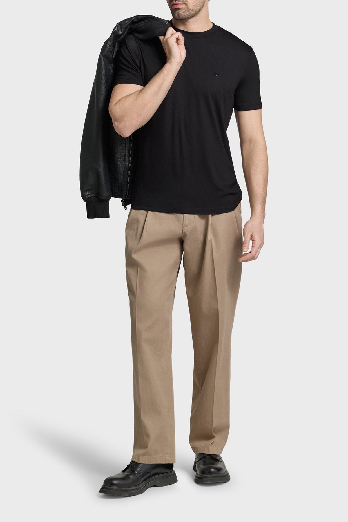 Emporio Armani Emporıo Armani Erkek Regular Fit İpek Karışımlı Kartal Logo Figürlü Kısa Kollu Siyah T-Shirt EM004586 AF13721-UC001