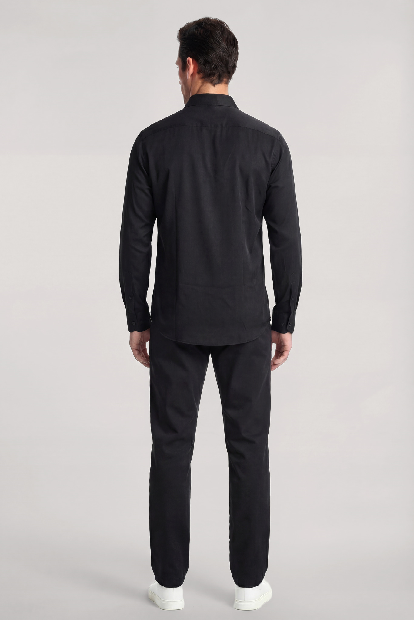 Emporio Armani Emporıo Armani Erkek Regular Fit Kartal Plaka Logolu Uzun Kollu Siyah Gömlek EM001537 AF13285-UC001