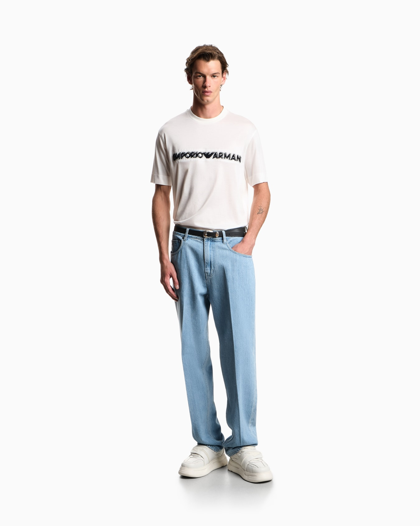 Emporio Armani Emporıo Armani Erkek Regular Fit Yumuşak Dokulu Kabartmalı Pamuklu Yuvarlak Yakalı Kısa Kollu Beyaz T-Shirt EM004520 AF13747-U0003