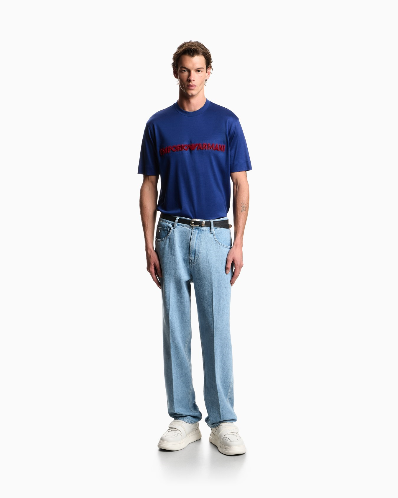 Emporio Armani Emporıo Armani Erkek Regular Fit Yumuşak Dokulu Kabartmalı Pamuklu Yuvarlak Yakalı Kısa Kollu Lacivert T-Shirt EM004520 AF13747-UB093