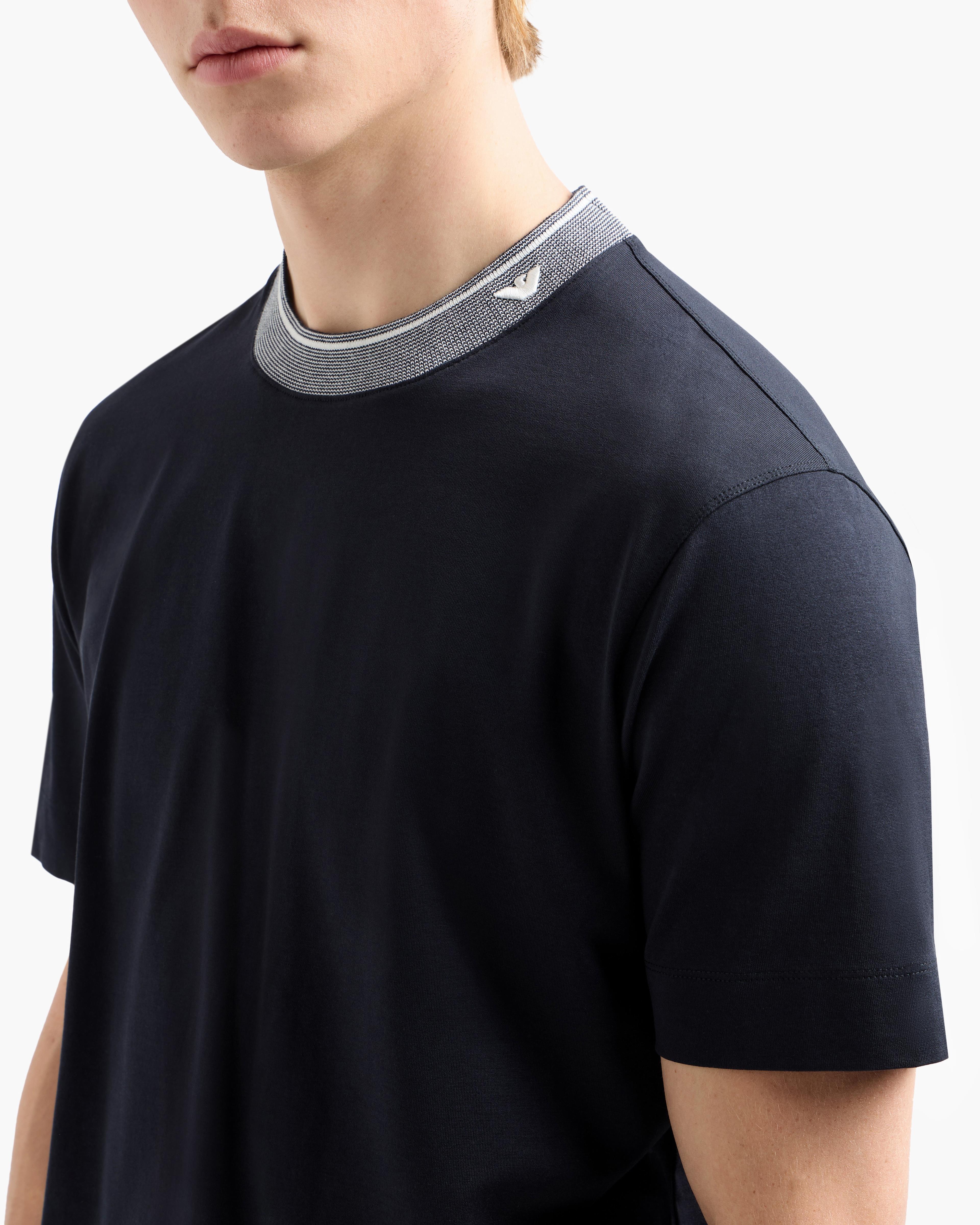 EMPORIO ARMANI Emporıo Armani Erkek Regular Fit Pamuklu Kartal İşlemeli Yuvarlak Yaka Lacivert T-Shirt EM000853 AF12926-UB118