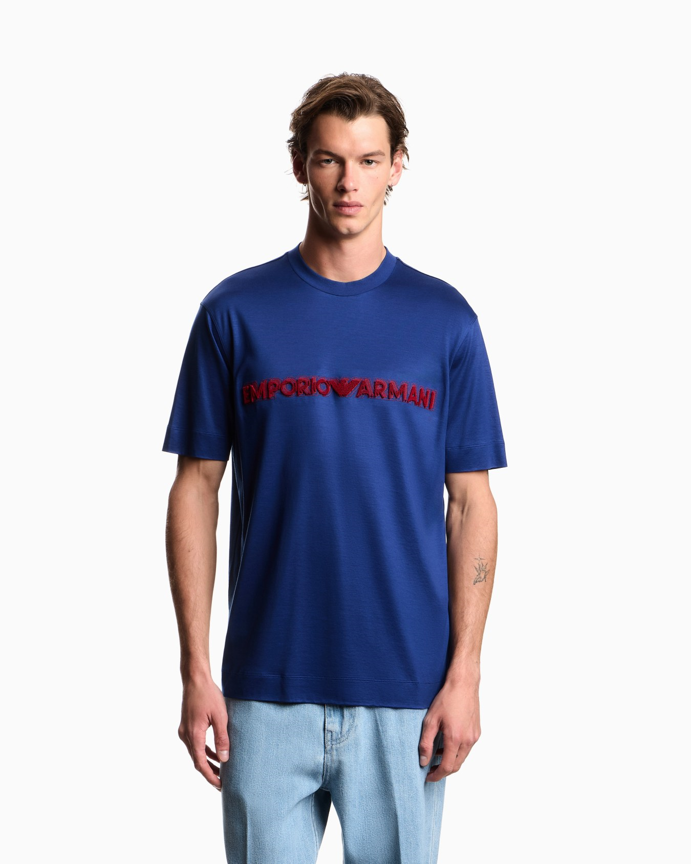 Emporio Armani Emporıo Armani Erkek Regular Fit Yumuşak Dokulu Kabartmalı Pamuklu Yuvarlak Yakalı Kısa Kollu Lacivert T-Shirt EM004520 AF13747-UB093
