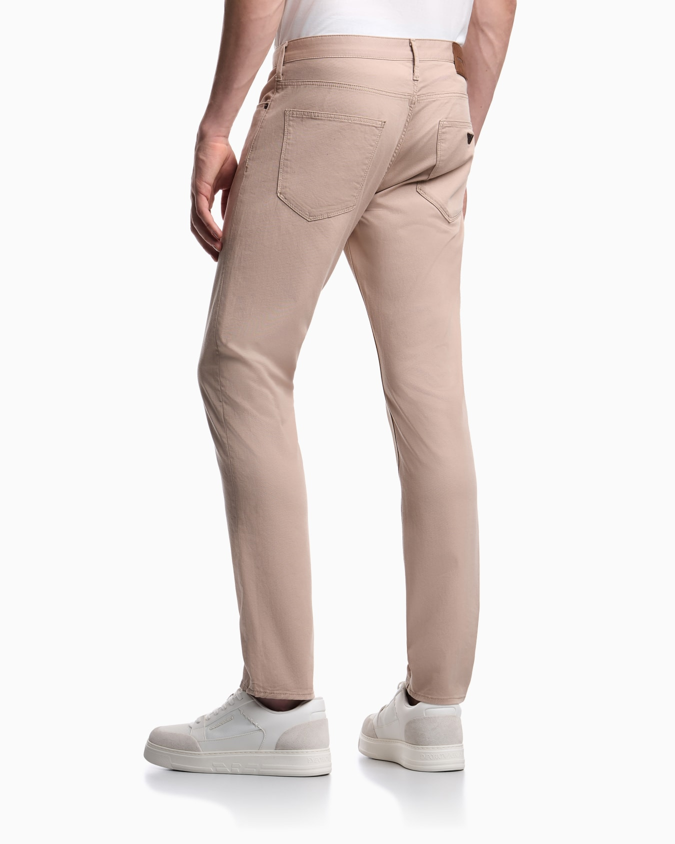 Emporio Armani Emporıo Armani Erkek Slim Fit Pamuklu Dar Paça Deri Logo Etiketli Bej Jeans EM000121 AF22611-U1041