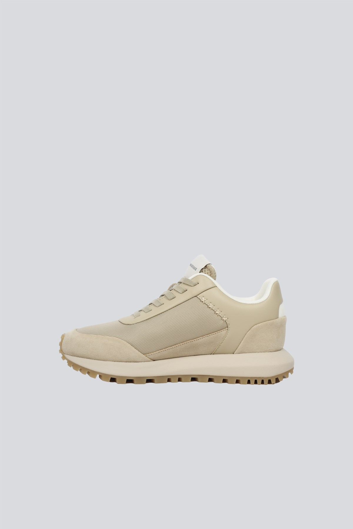 Emporio Armani Emporıo Armani Erkek Süet ve File Detaylı Yuvarlak Burunlu Logo İmzalı Bej Sneaker EM004839 AF24321-M1359