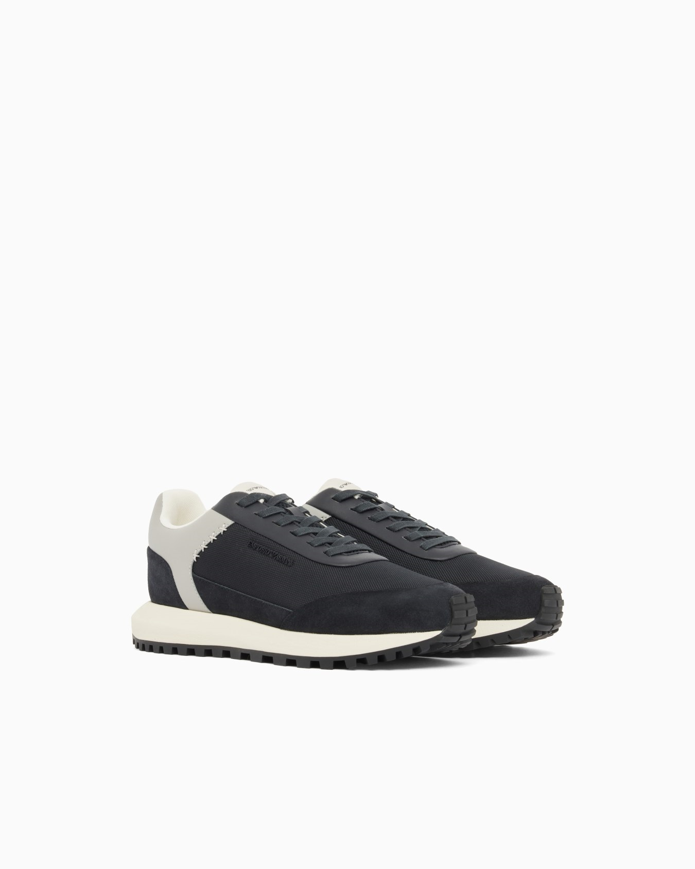 Emporio Armani Emporıo Armani Erkek Süet ve File Detaylı Yuvarlak Burunlu Logo İmzalı Lacivert Sneaker EM004839 AF24321-MB617